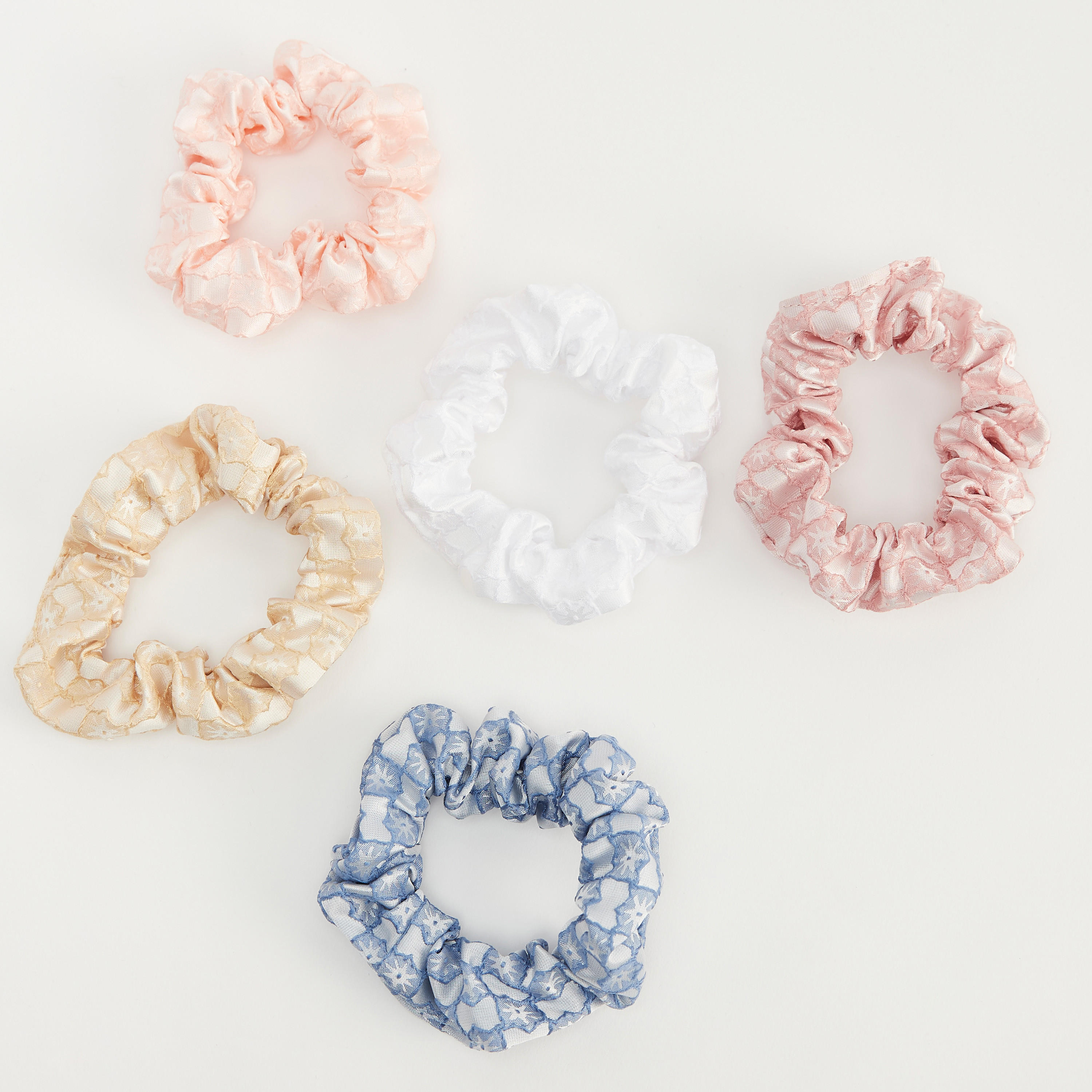 سكرانشي للشّعر مطّاطي وبارز الملمس - طقم من 5 قطع-women-hairaccessories-image-2