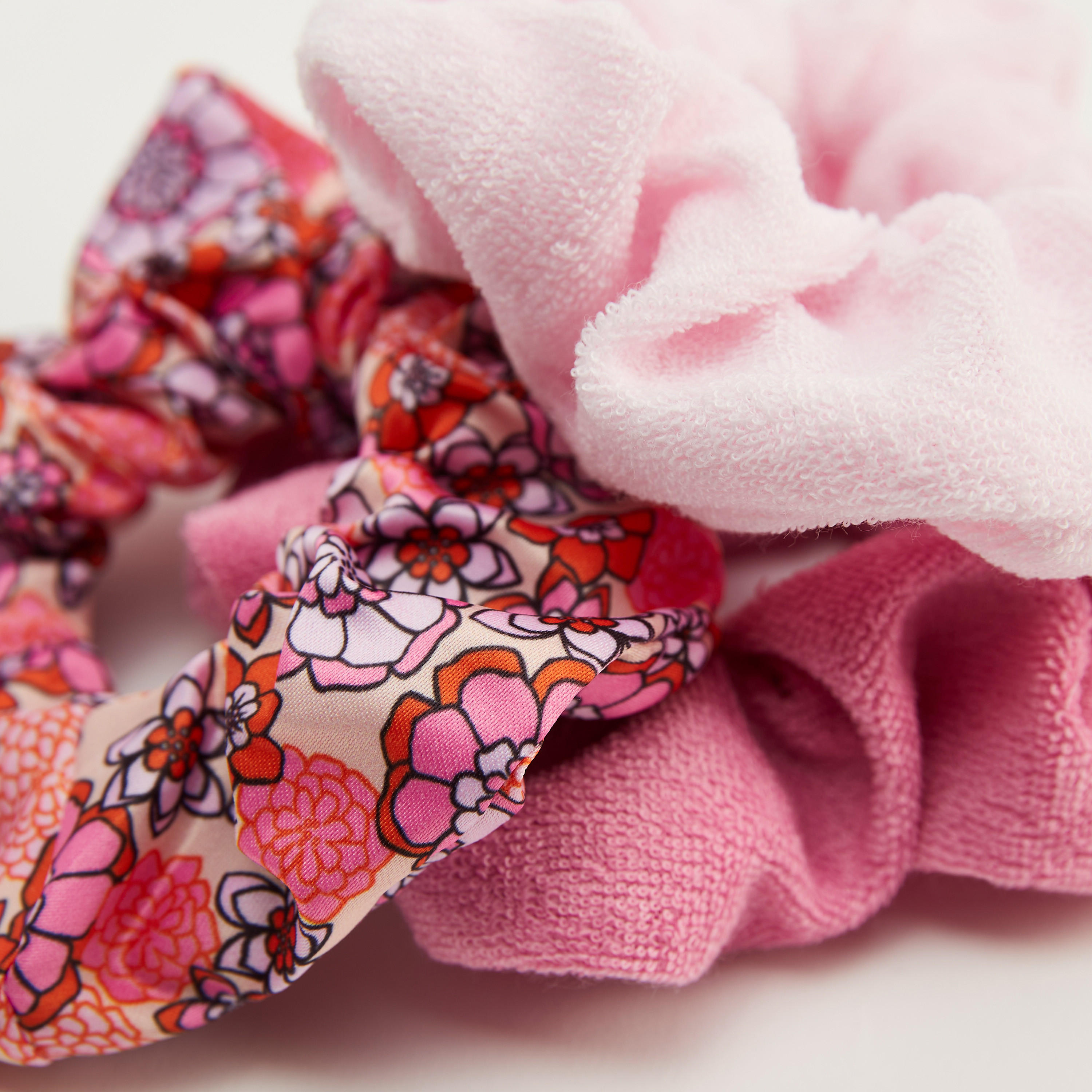 سكرانشي للشّعر - طقم من 3 قطع متنوّعة-women-hairaccessories-scrunchies-image-2