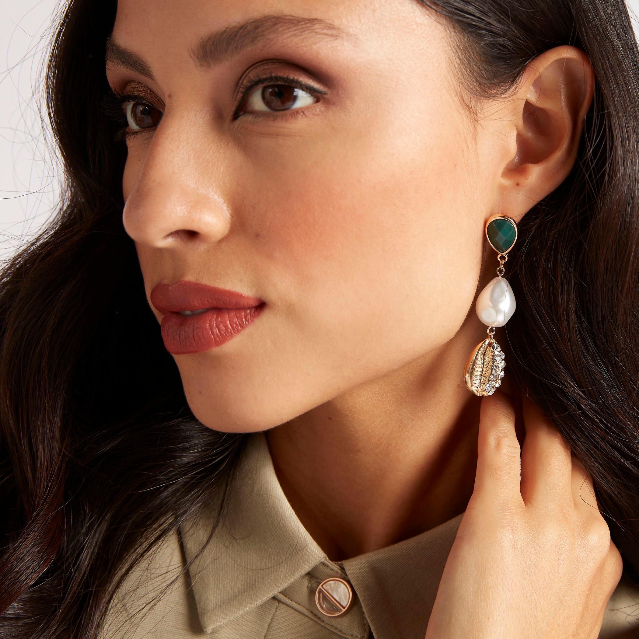 أقراط متدليّة مزيّنة بمكبس إغلاق خلفي-women-watchesandjewellery-jewellery-earrings-image-4