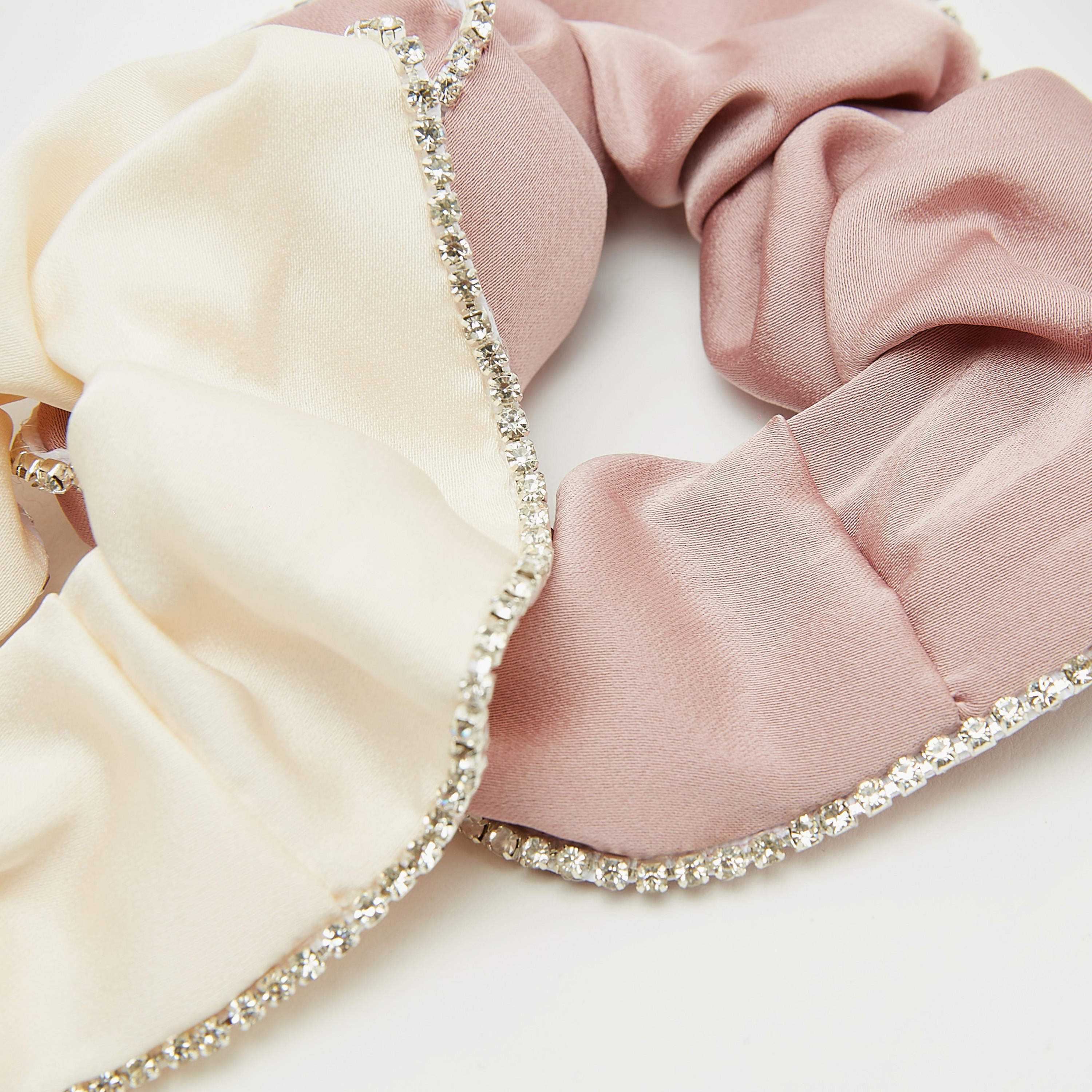 سكرانشي شعر مزيّن - طقم من 2 قطع-women-hairaccessories-image-3