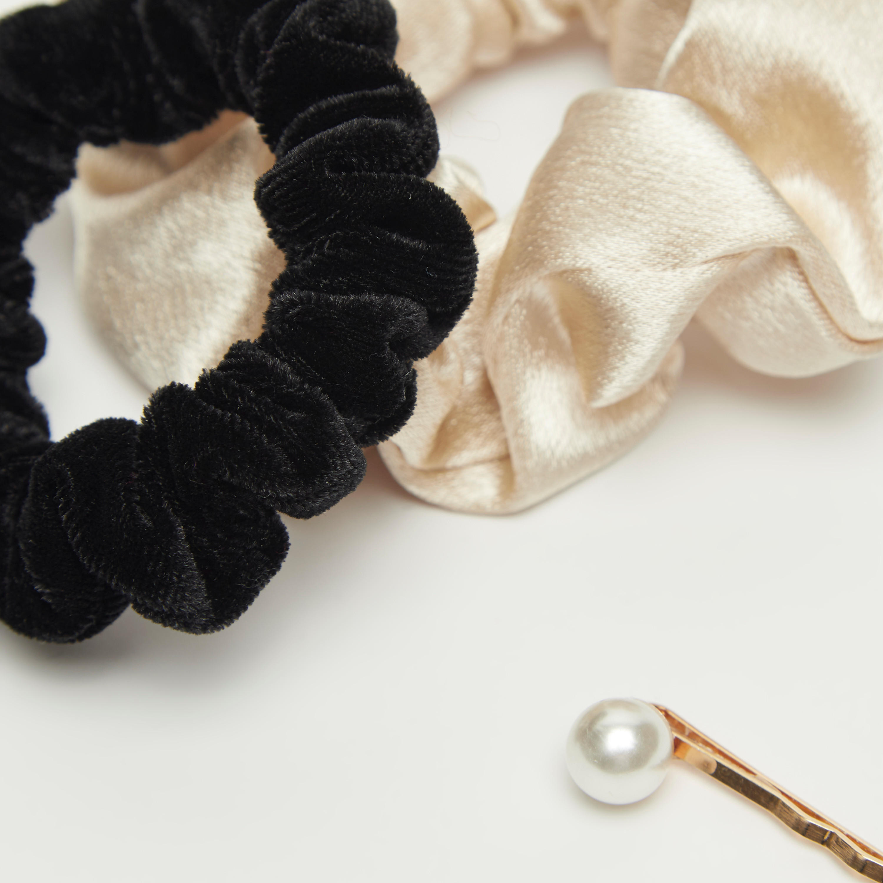 إكسسوارات شعر - طقم من 3 قطع متنوعة-women-hairaccessories-image-4