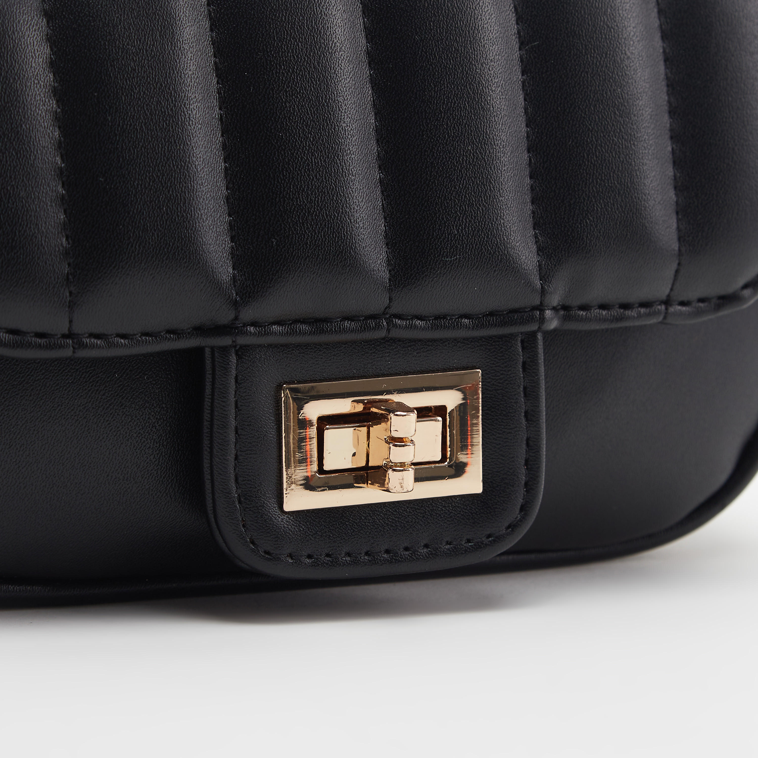 شنطة يد مبطّنة بحزام سلسلة معدني-women-bagsandwallets-handbags-image-3