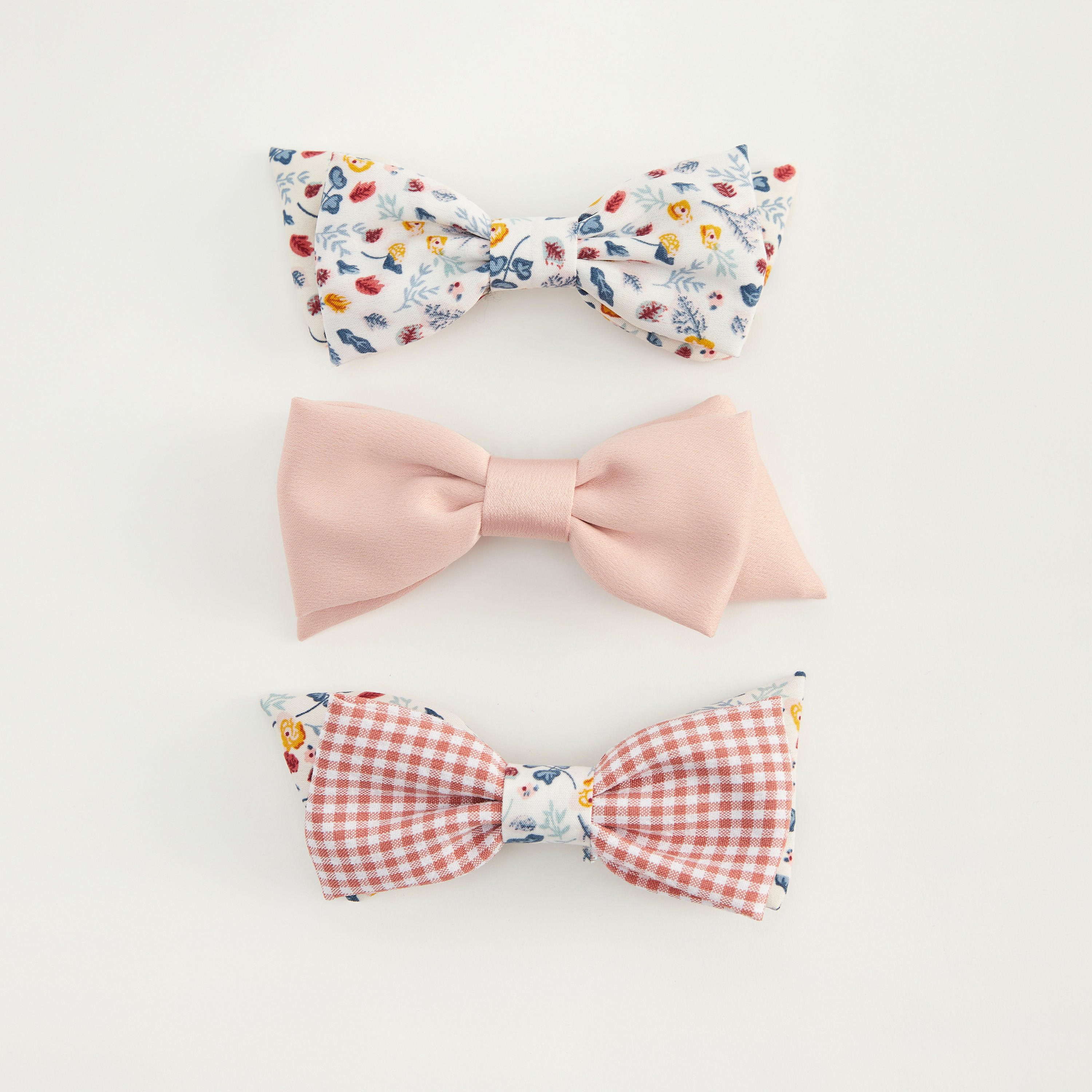 مشبك شعر فيونكة - طقم من 3 قطع متنوّعة-women-hairaccessories-image-1