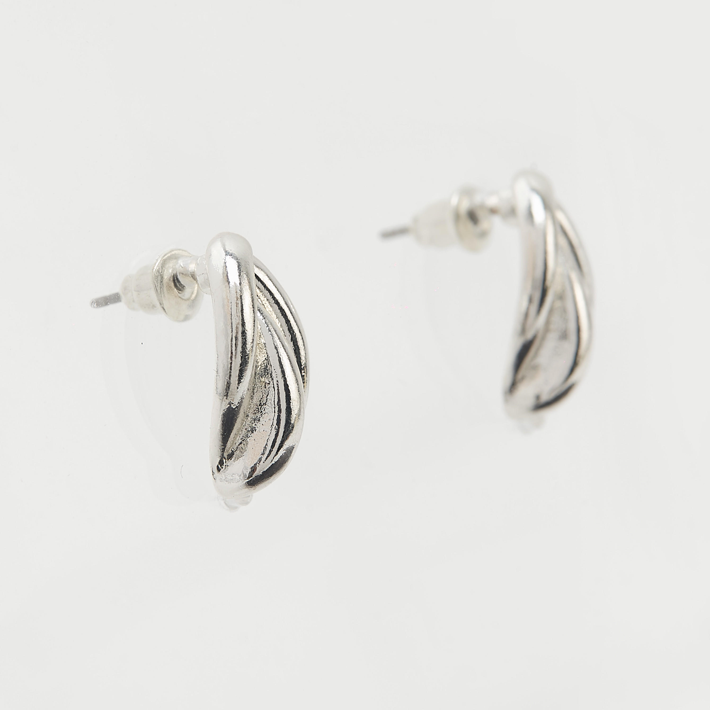 حلق ميتاليك مرصّع بمكبس إغلاق خلفي-women-watchesandjewellery-jewellery-earrings-image-3