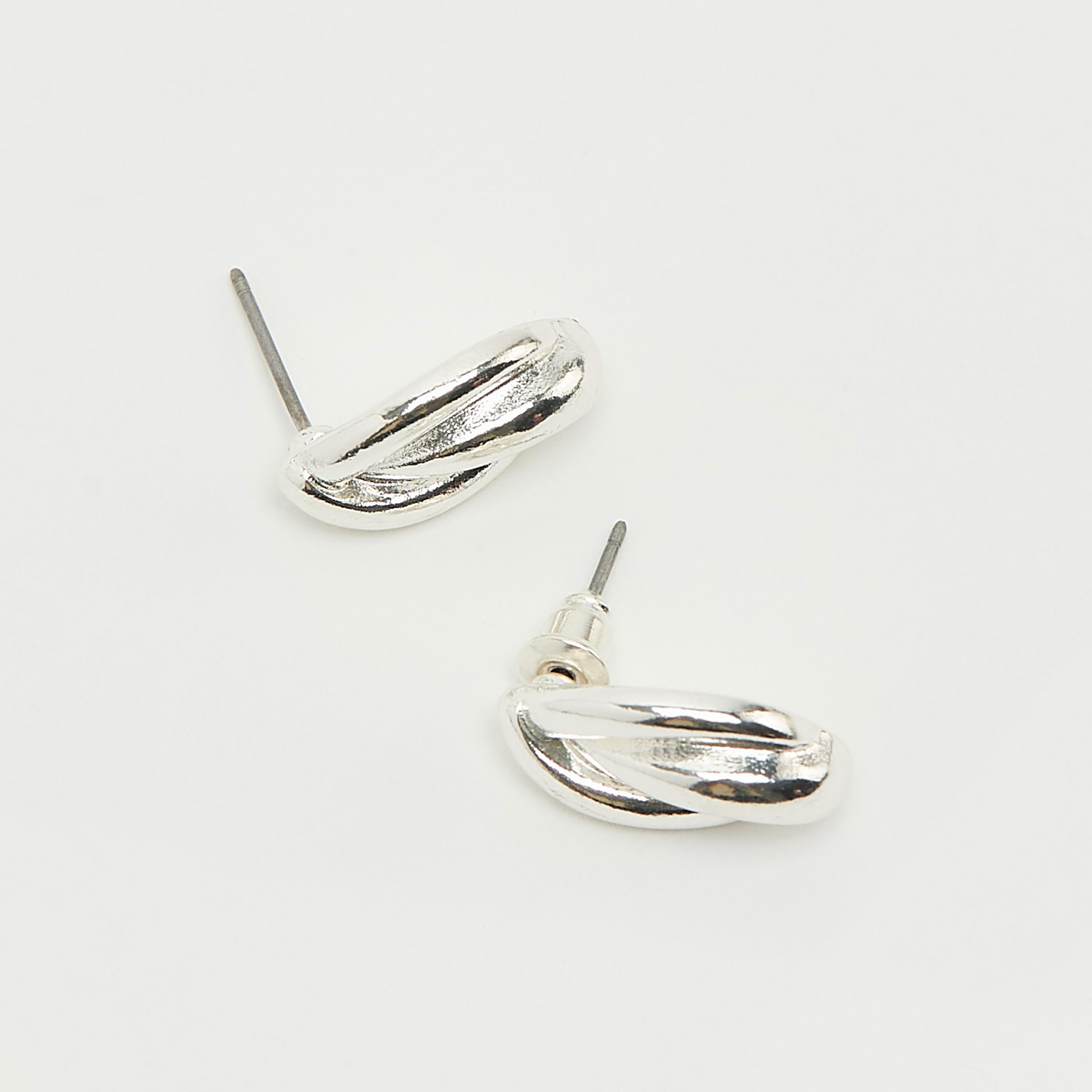 حلق ميتاليك مرصّع بمكبس إغلاق خلفي-women-watchesandjewellery-jewellery-earrings-image-4