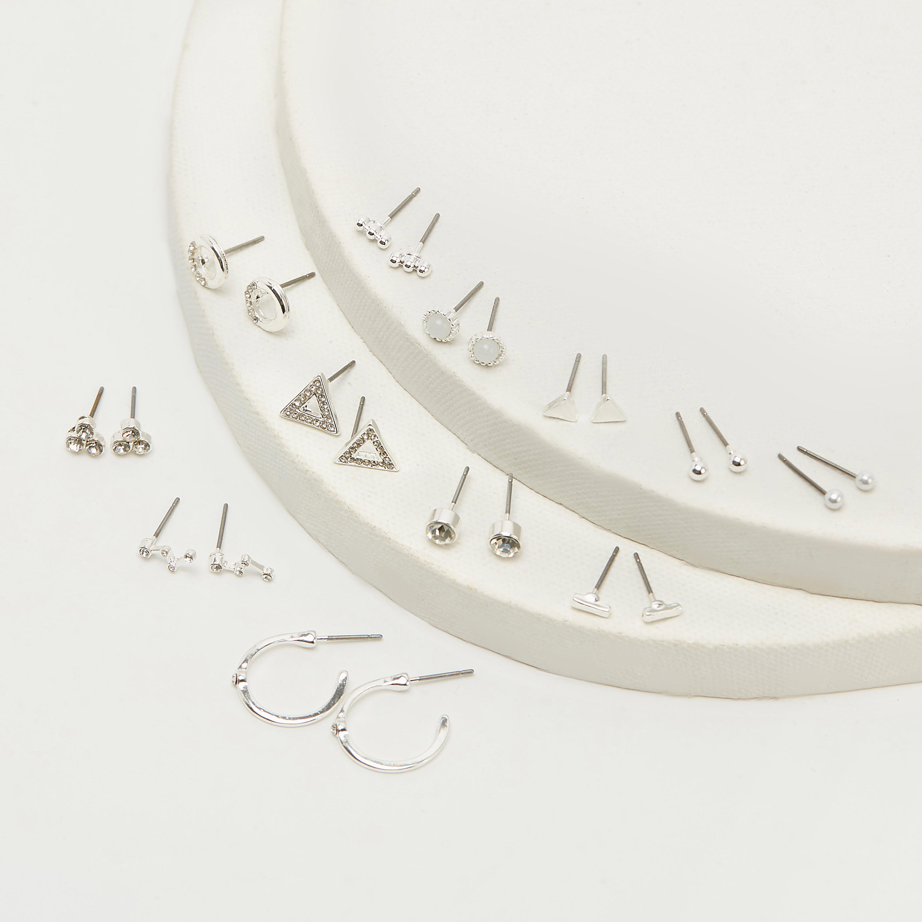 حلق مرصّع بتزيينات ومكبس إغلاق خلفي - طقم من 12 زوجا-women-watchesandjewellery-jewellery-earrings-image-2