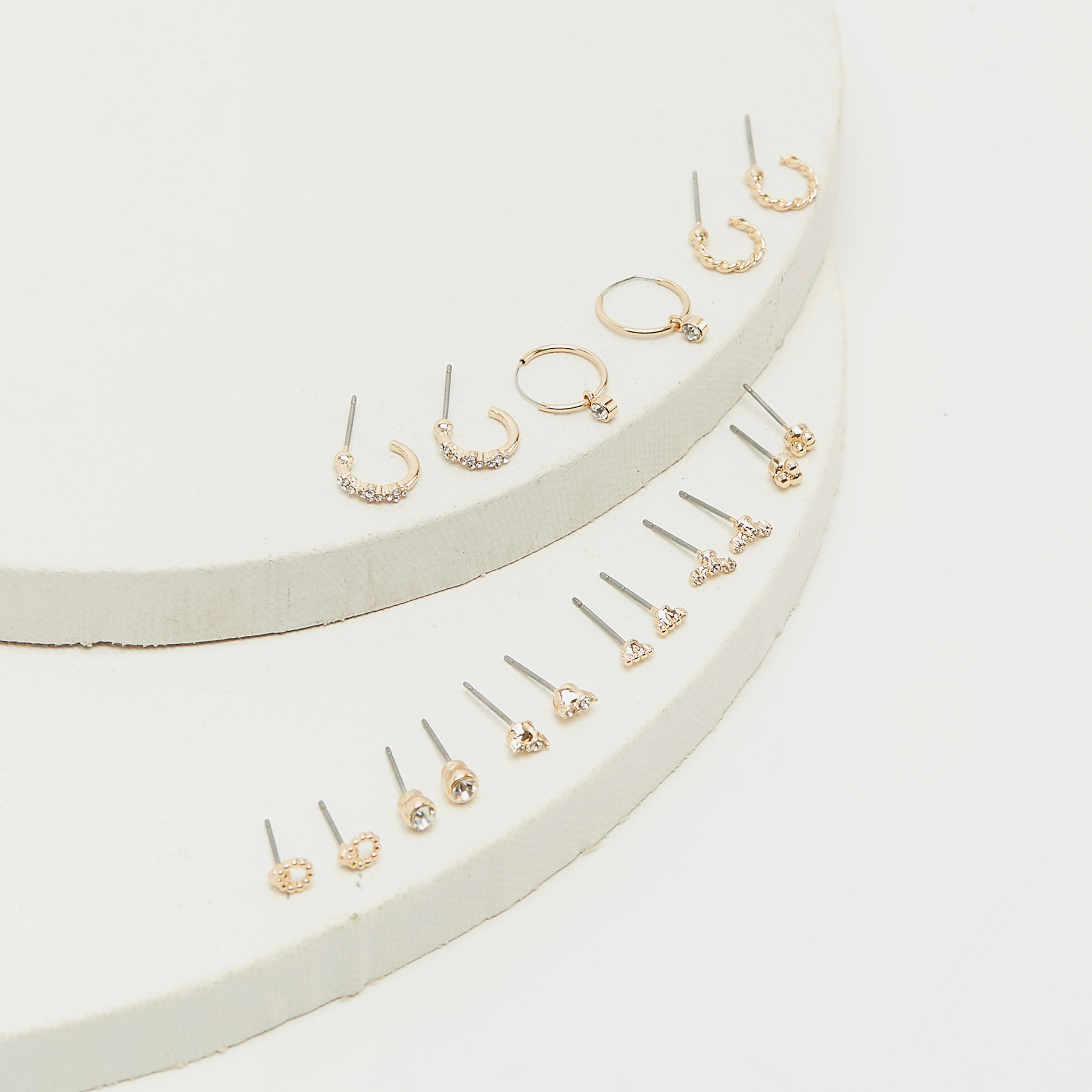 حلقان بتزيينات متنوّعة ومكبس إغلاق خلفي - طقم من 9-women-watchesandjewellery-jewellery-earrings-image-2