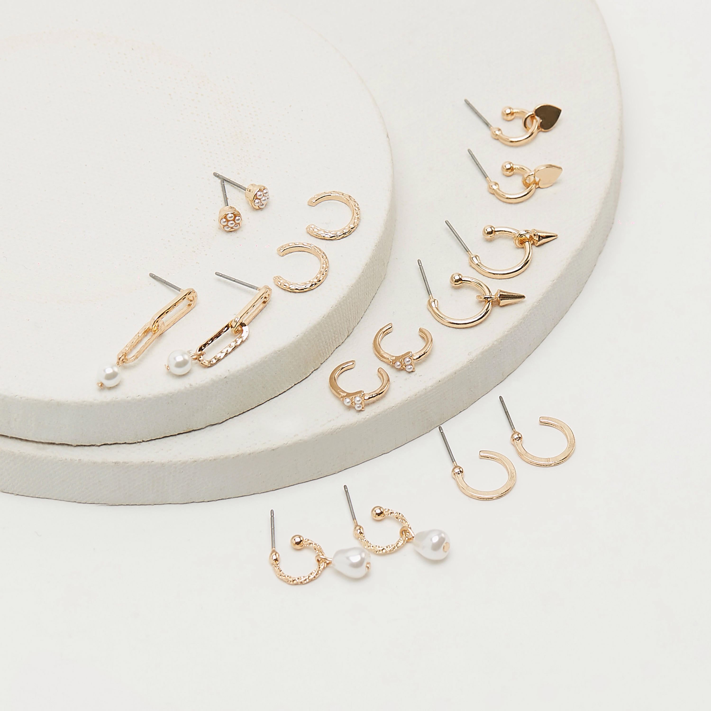 حلقان بمكبس إغلاق خلفي - طقم من 8 أزواج متنوّعة-women-watchesandjewellery-jewellery-earrings-image-3