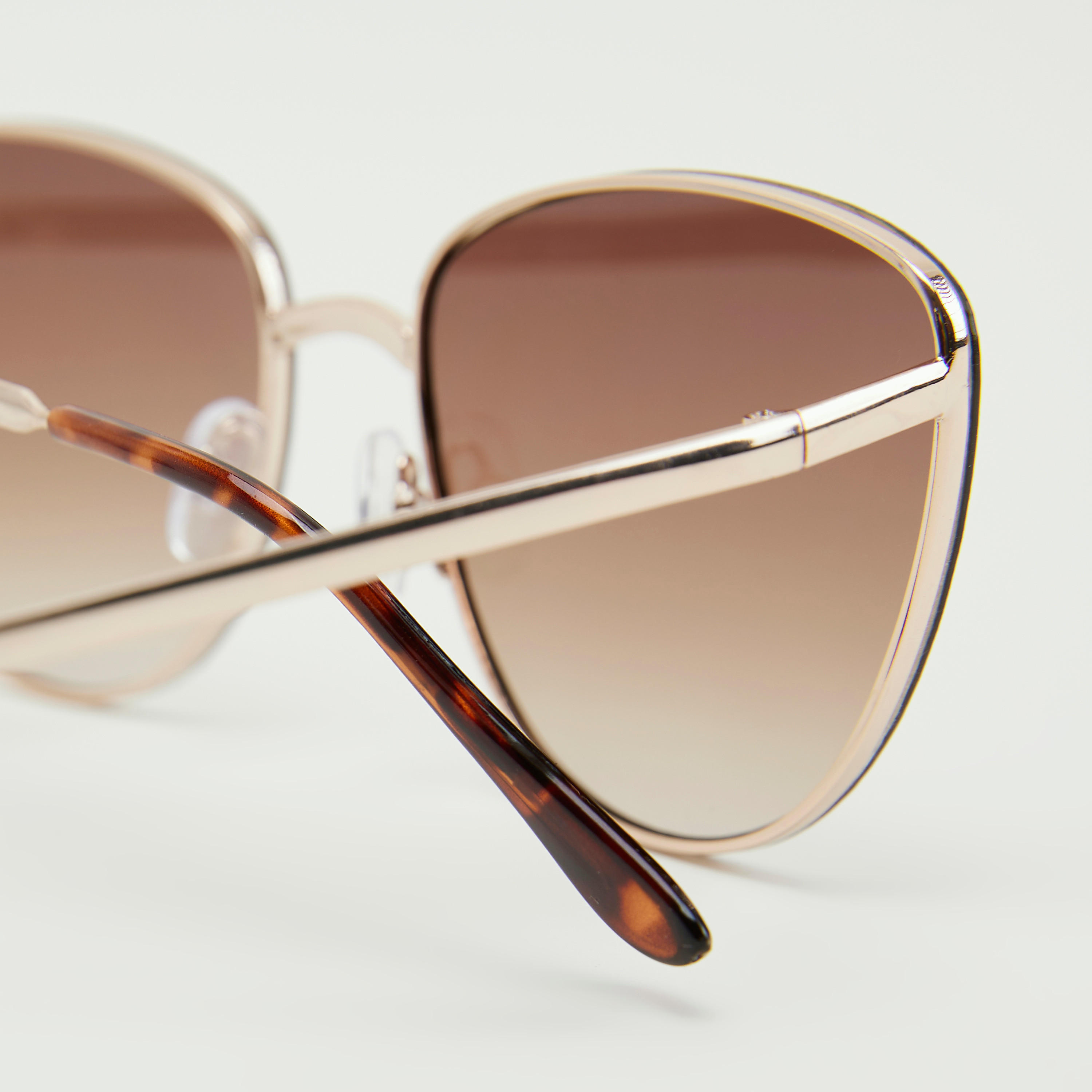 نظارة شمسية بتصميم عين القطة-women-sunglasses-image-3