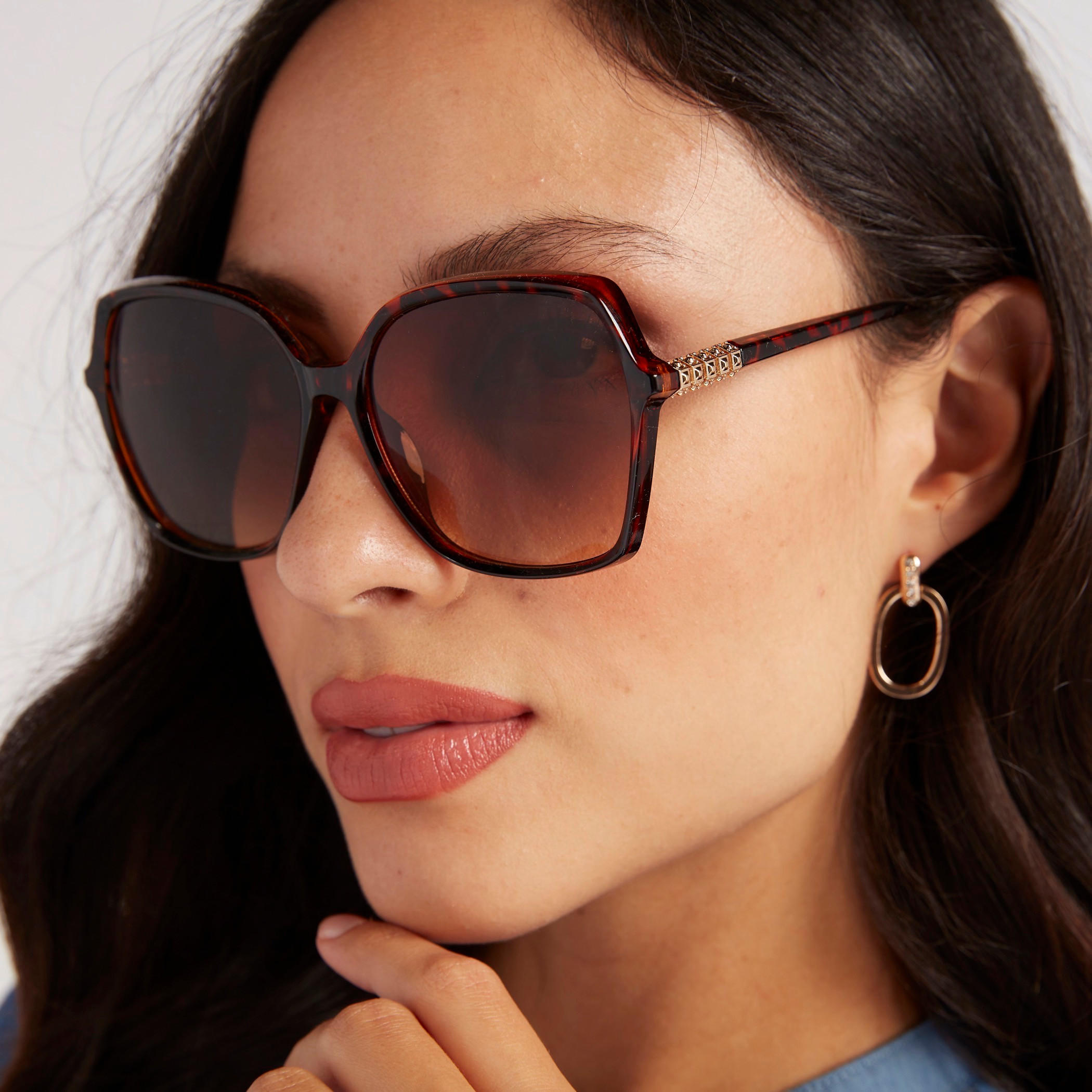 نظارة شمسية بإطار مربع كامل مع لمسات معدنية على الذراع-women-sunglasses-image-2
