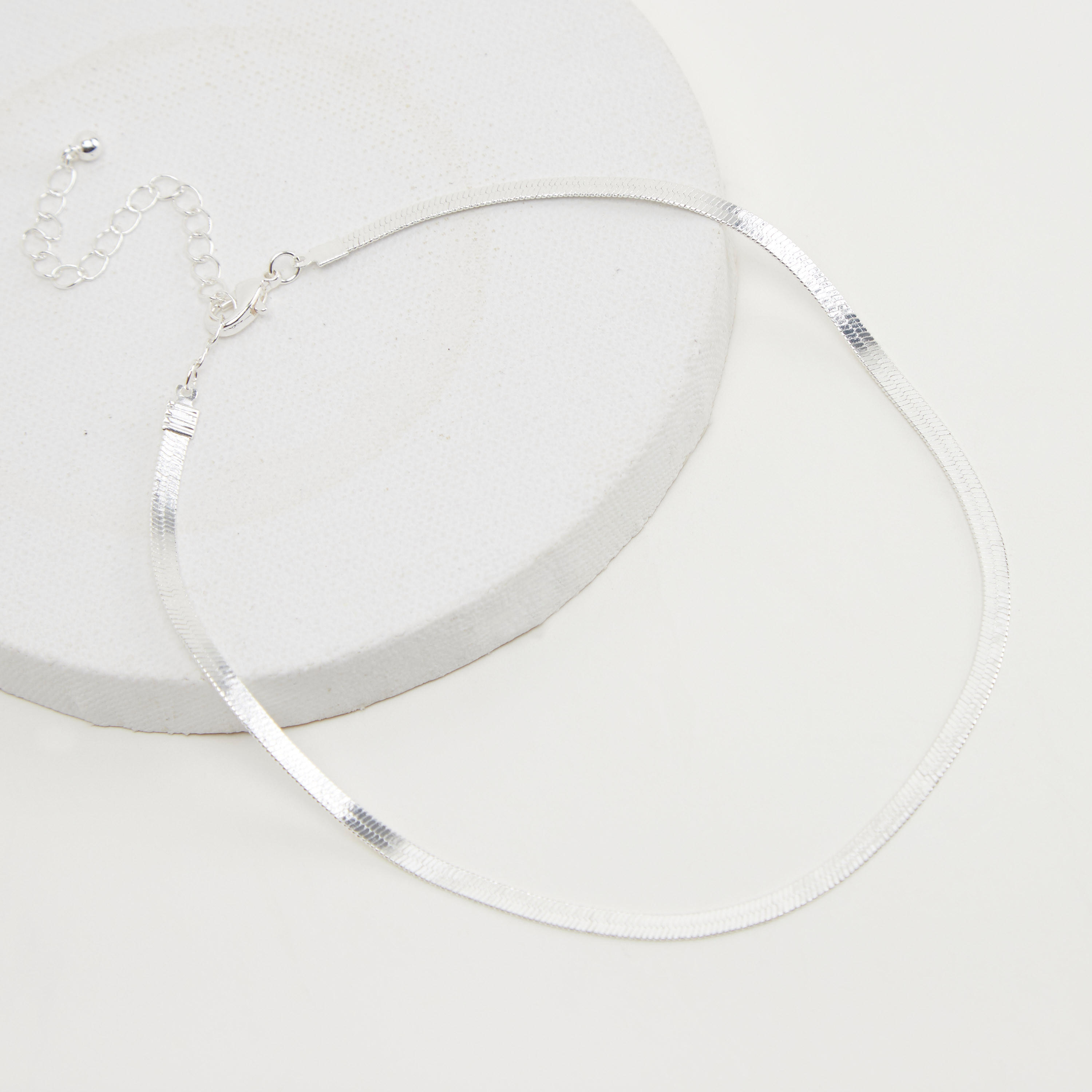 قلادة ميتاليك بدلّاية ومشبك إغلاق - طقم من 4 قطع-women-watchesandjewellery-jewellery-necklacesandpendants-image-4