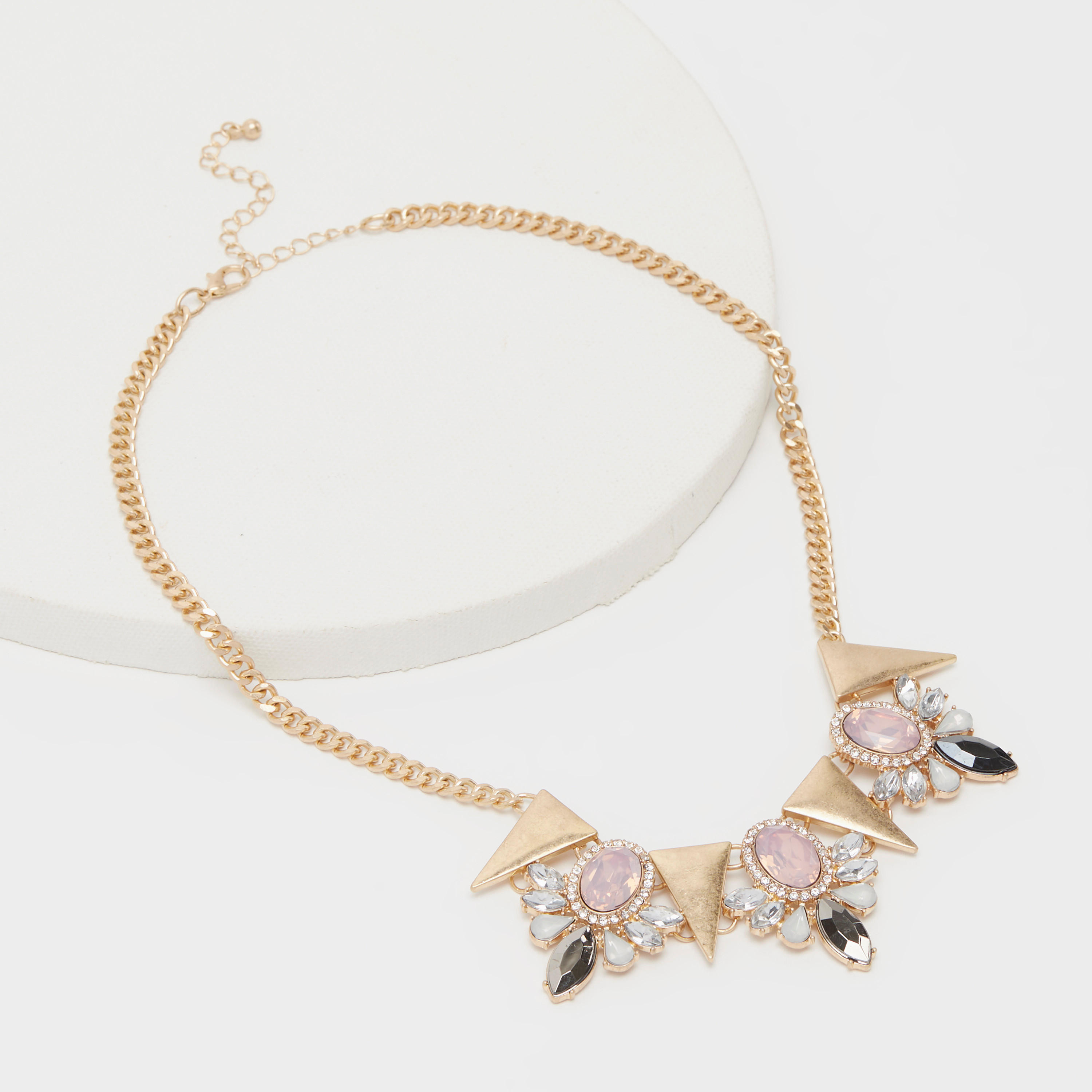 عقد مزيّن بمشبك إغلاق-women-watchesandjewellery-jewellery-necklacesandpendants-image-1