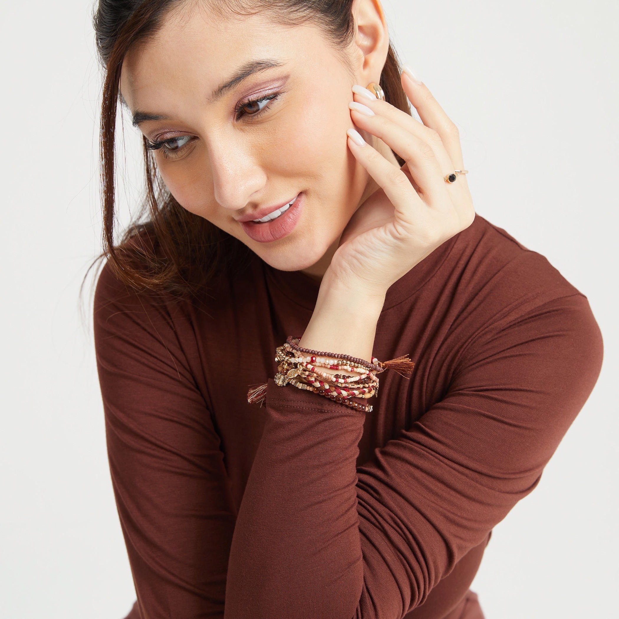 أساور مزيّنة بالخرز - طقم من 9 قطع-women-watchesandjewellery-jewellery-banglesandbracelets-image-4