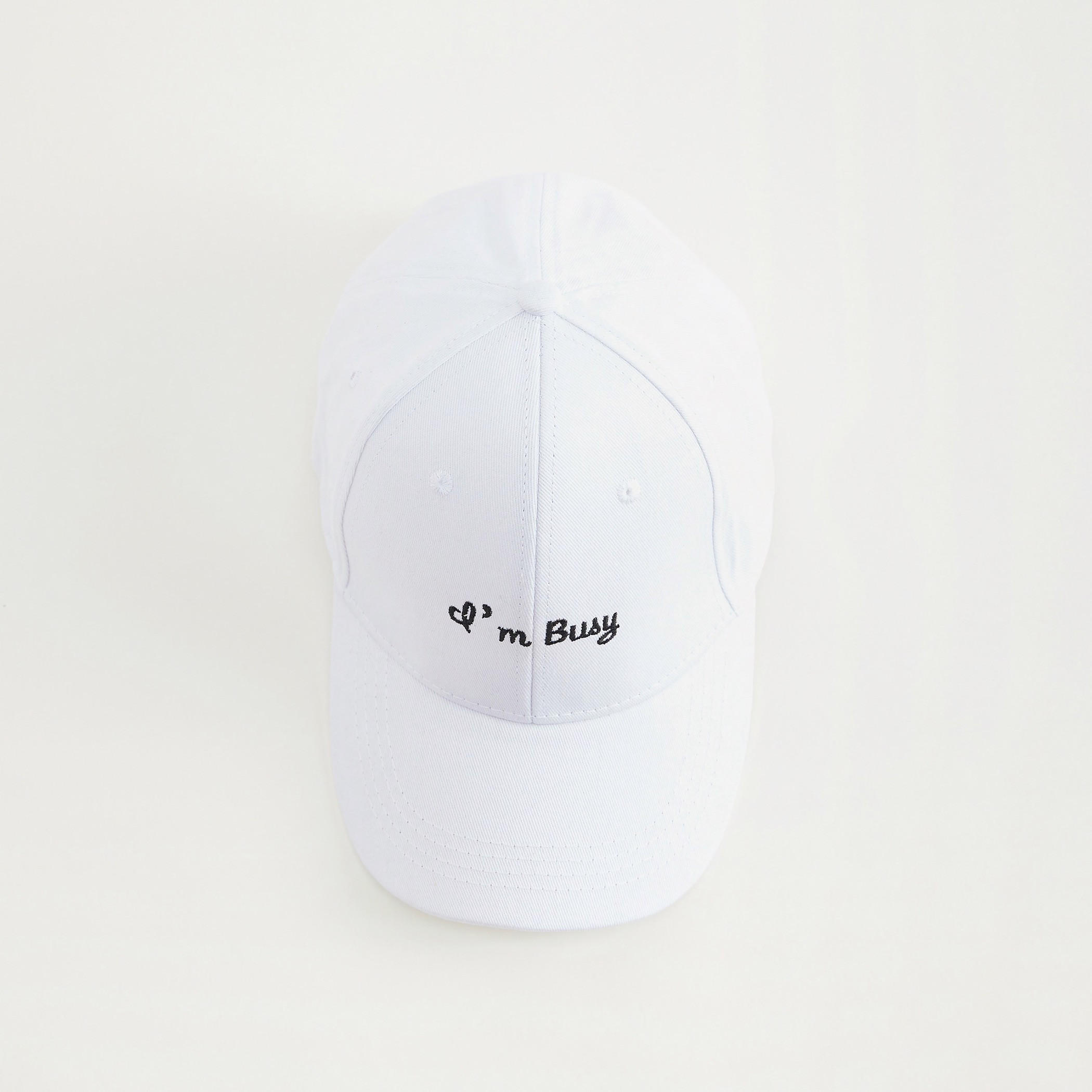 كاب بيسبول مطرزة بحزام خلفي بإبزيم-women-clothingaccessories-capsandhats-image-4