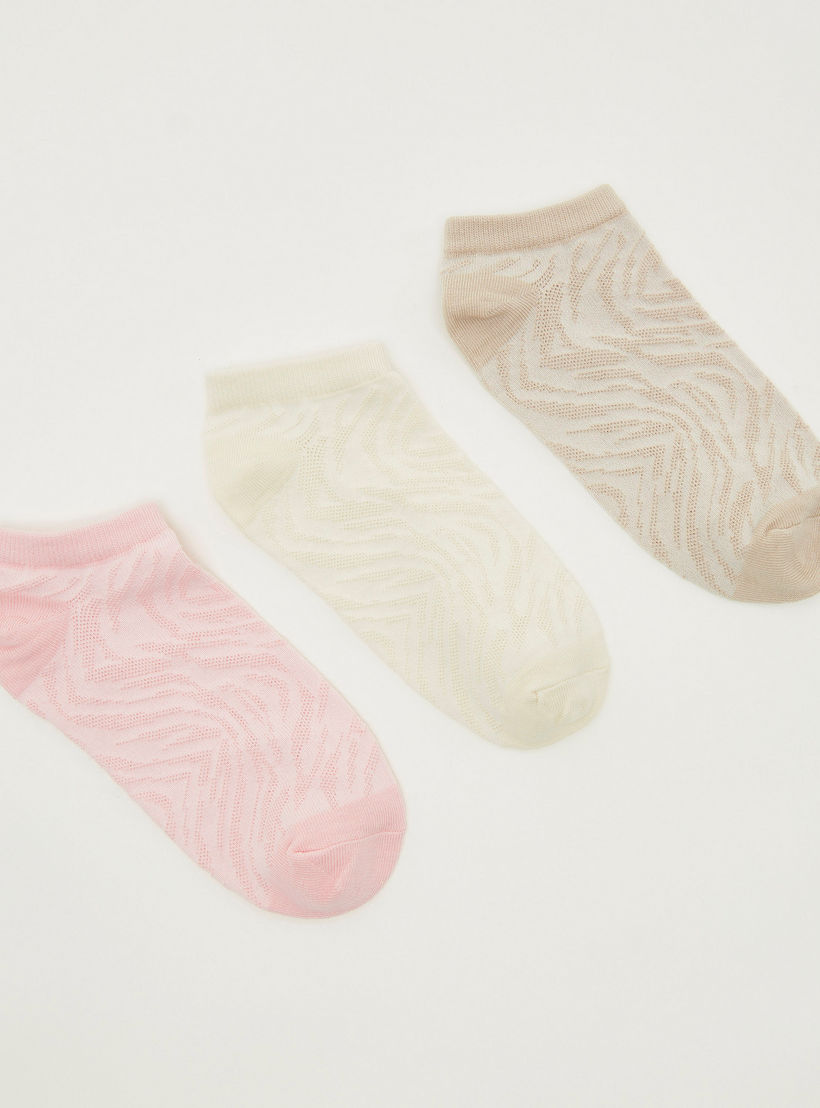 جوارب بارزة الملمس بطول الكاحل وحواف مضّلعة - طقم من 3-women-socksandstockings-image-1