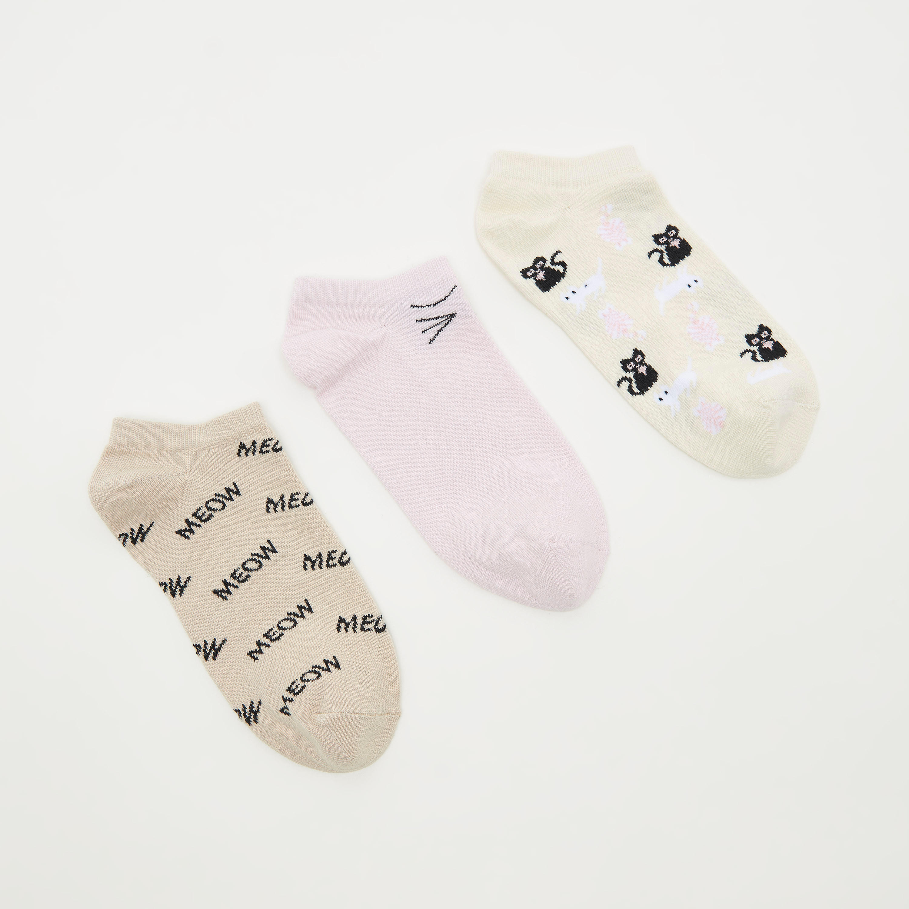 جوارب متنوعة بطول الكاحل - طقم من 3-women-socksandstockings-image-1
