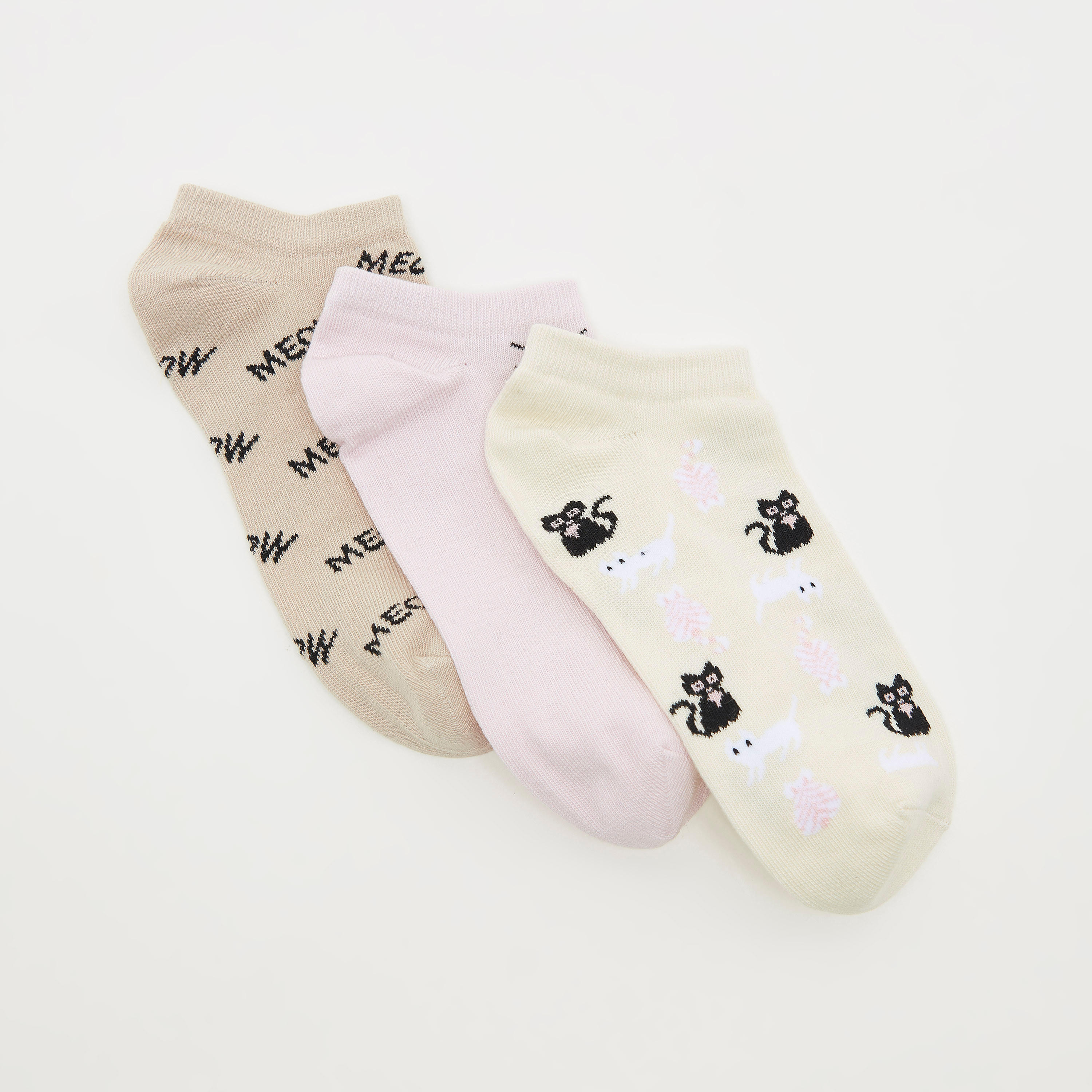 جوارب متنوعة بطول الكاحل - طقم من 3-women-socksandstockings-image-2