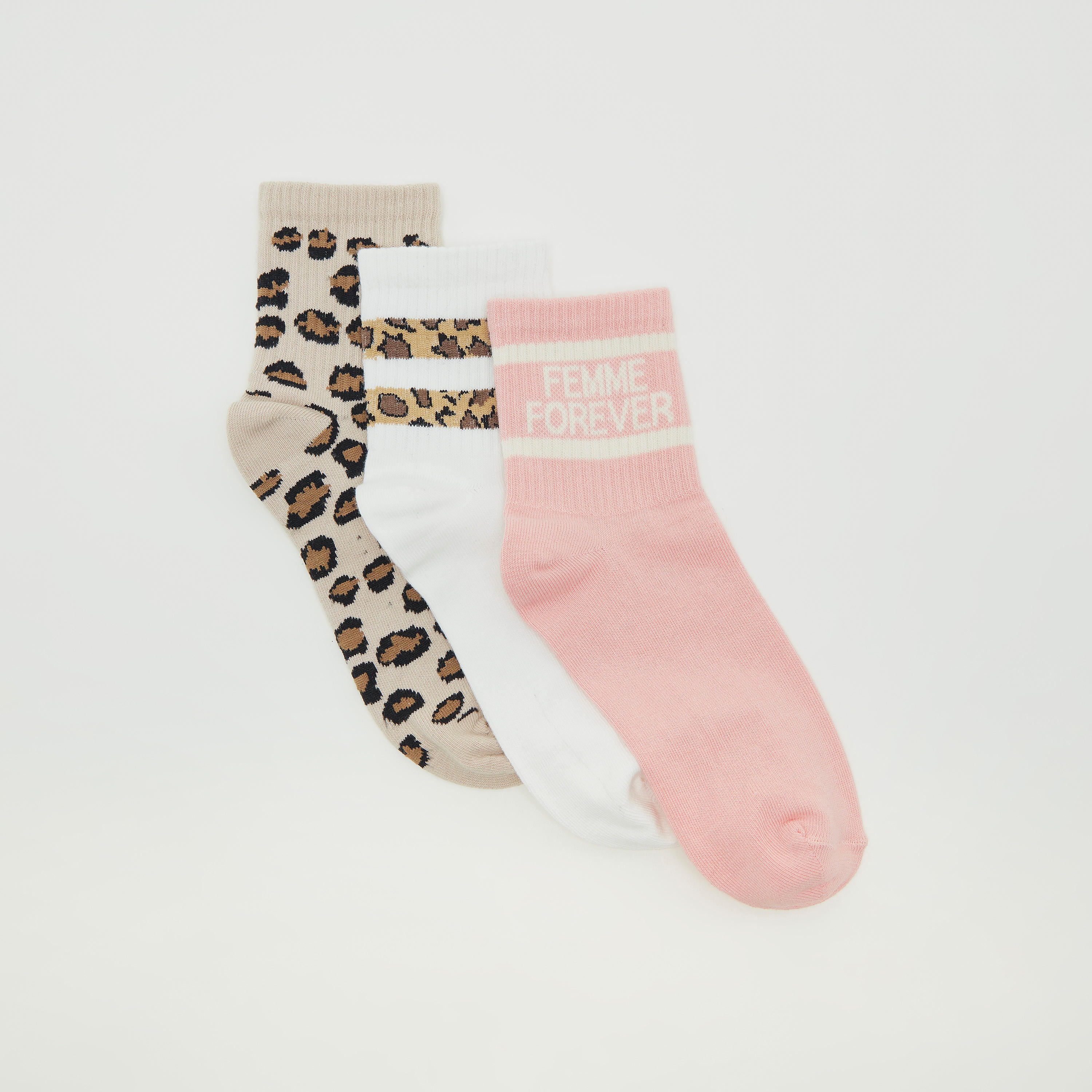 جوارب بطول الكاحل بحواف مضلّعة وطبعات - طقم من 3-women-socksandstockings-image-2