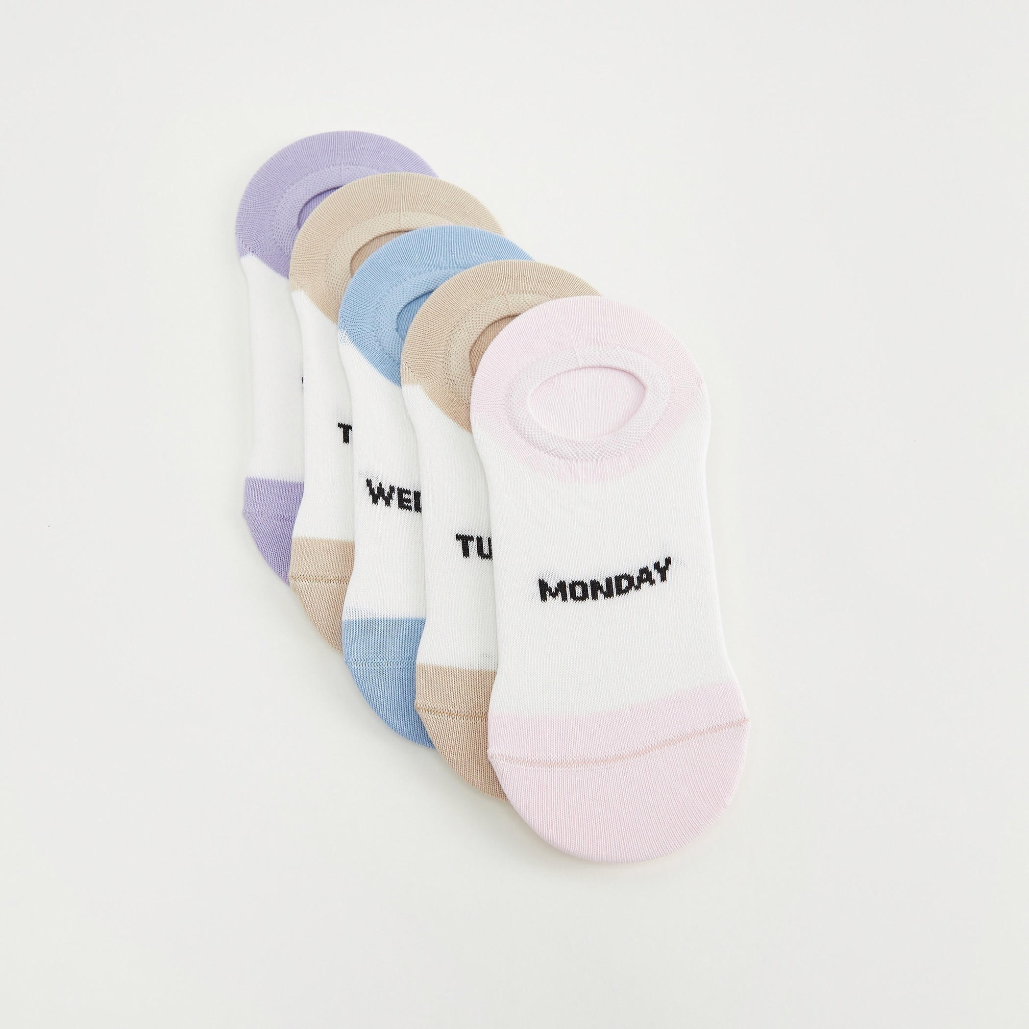 جوارب غبر مرئيّة بطبعات ويكداي - طقم من 5-women-socksandstockings-image-1