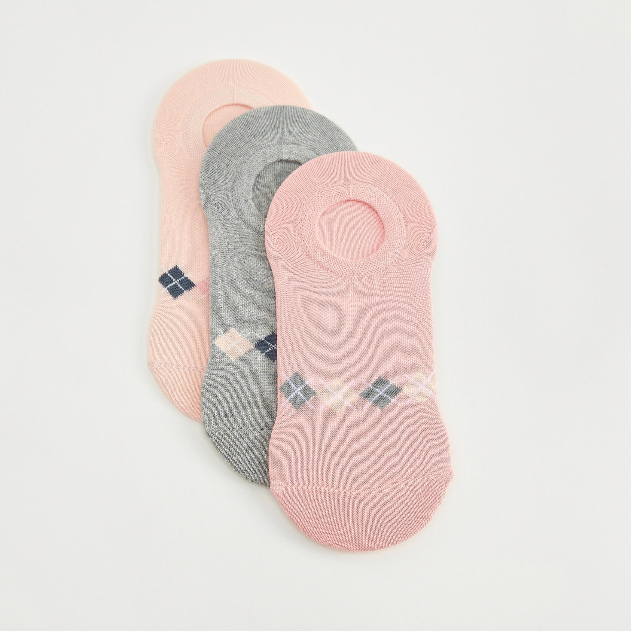جوارب غير مرئيّة بطبعات فيرليز - طقم من 3-women-socksandstockings-image-1