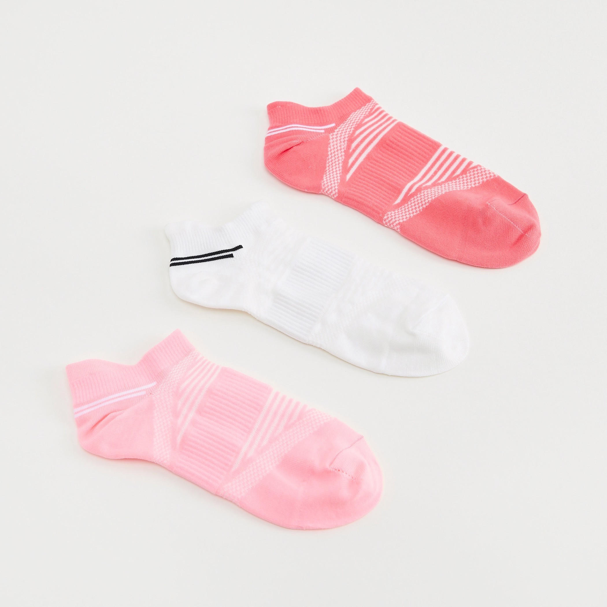 جوارب مخطّطة بطول الكاحل - طقم من 3-women-socksandstockings-image-4