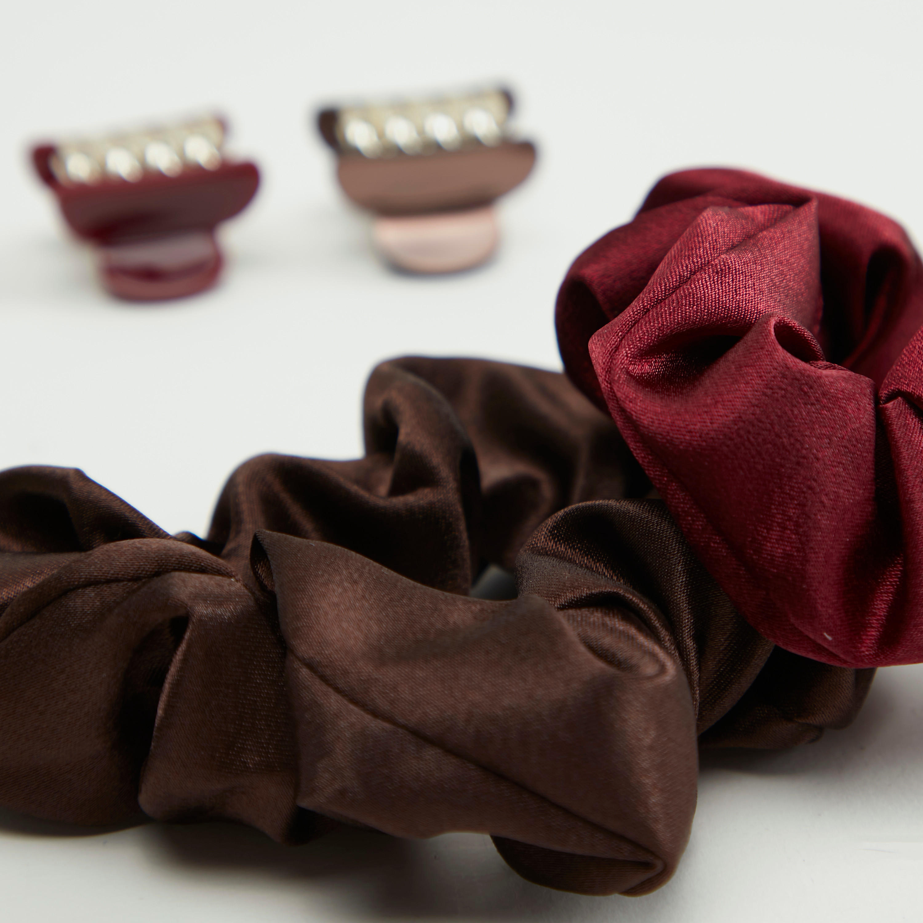 طقم ربطة شعر ومشبك من جلوو - 4 قطع-women-hairaccessories-image-3
