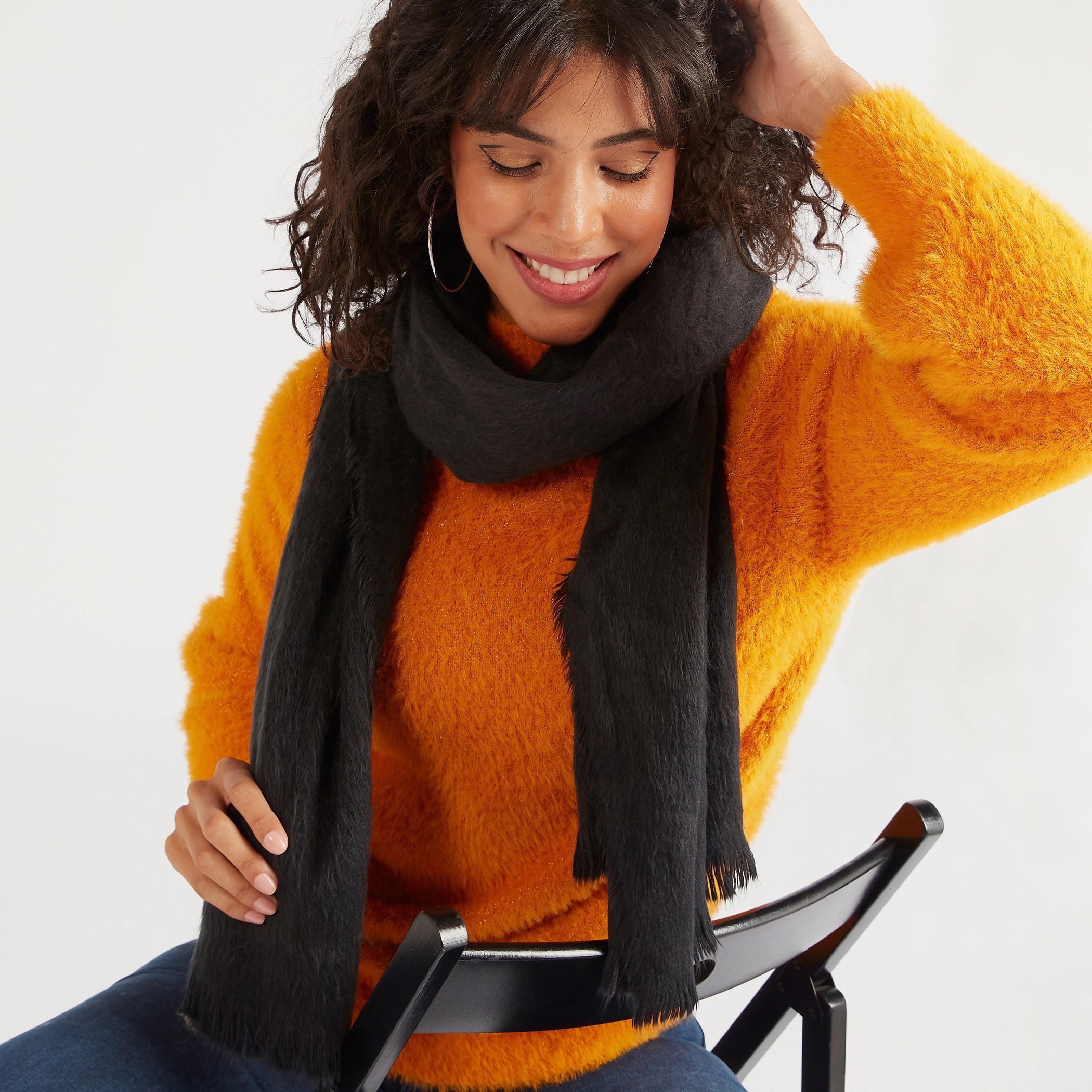 وشاح مخملي بارز الملمس-women-clothingaccessories-scarves-image-2
