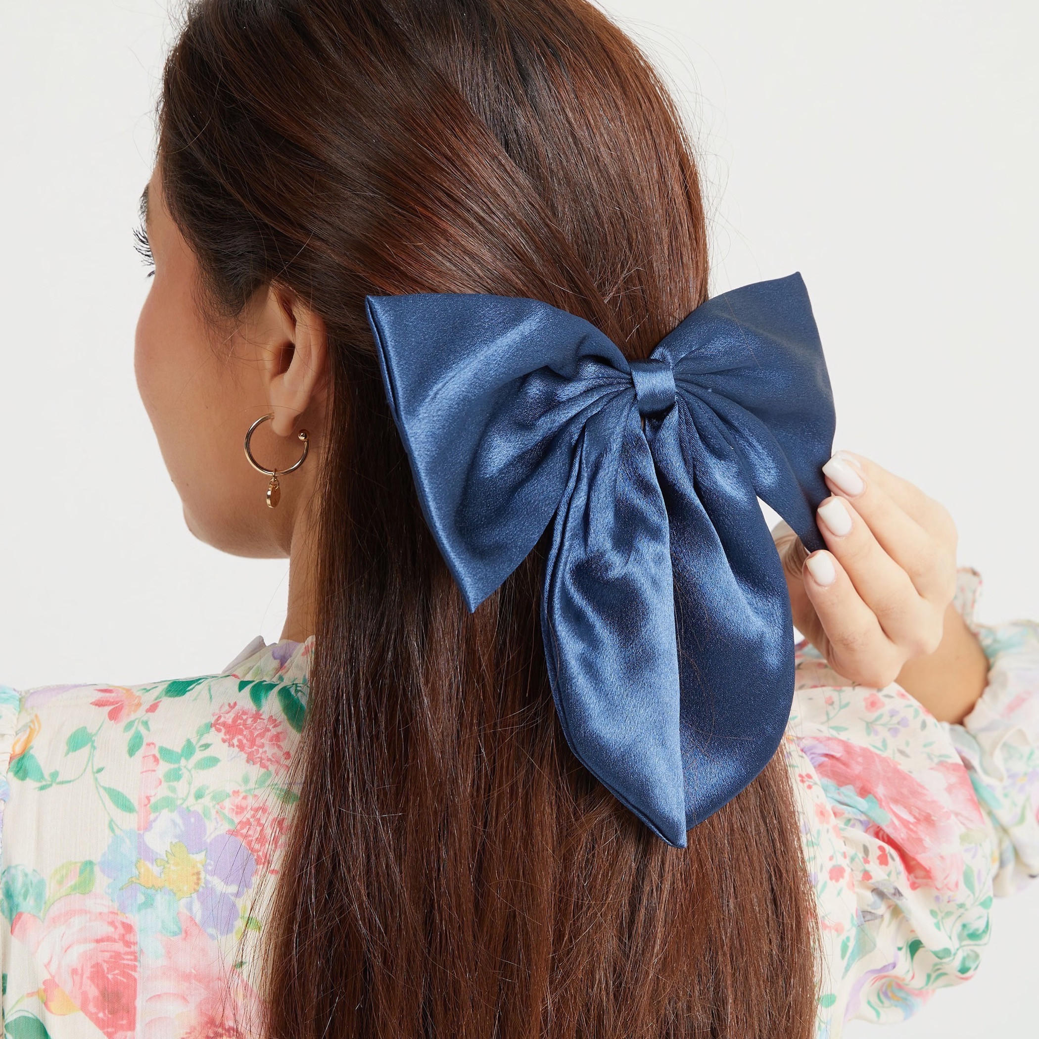 Solid Bow Hair Clip-women-hairaccessories-image-2