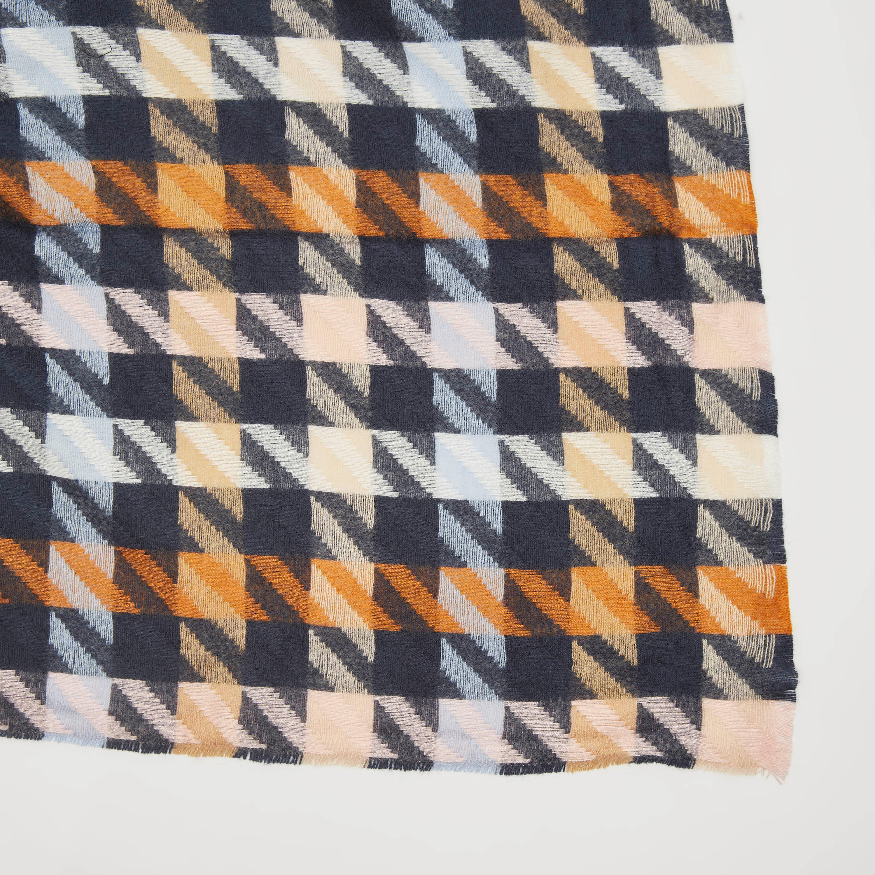وشاح كاروهات بتفاصيل شراشيب-women-clothingaccessories-scarves-image-3