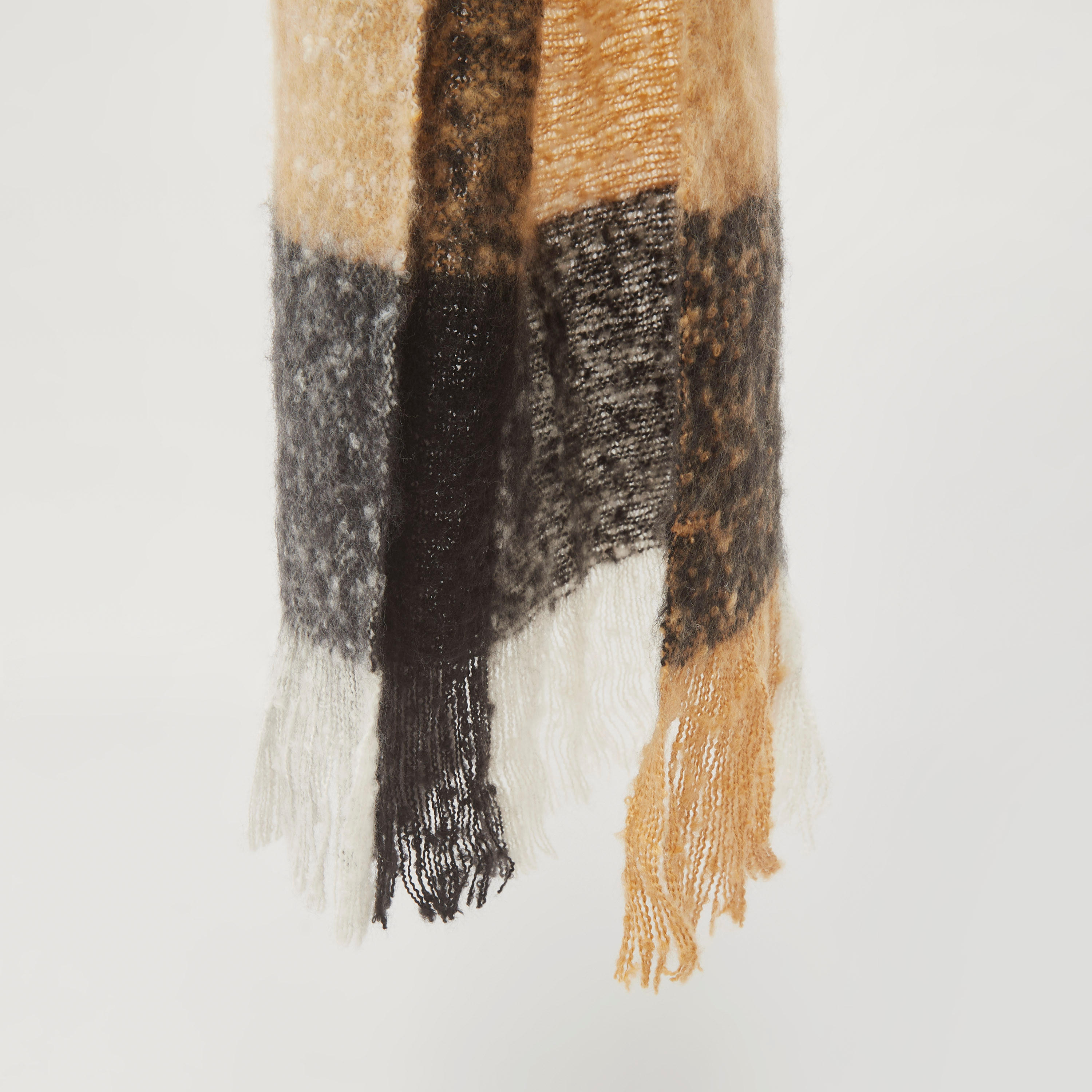 وشاح كاروهات بتفاصيل شراشيب-women-clothingaccessories-scarves-image-1