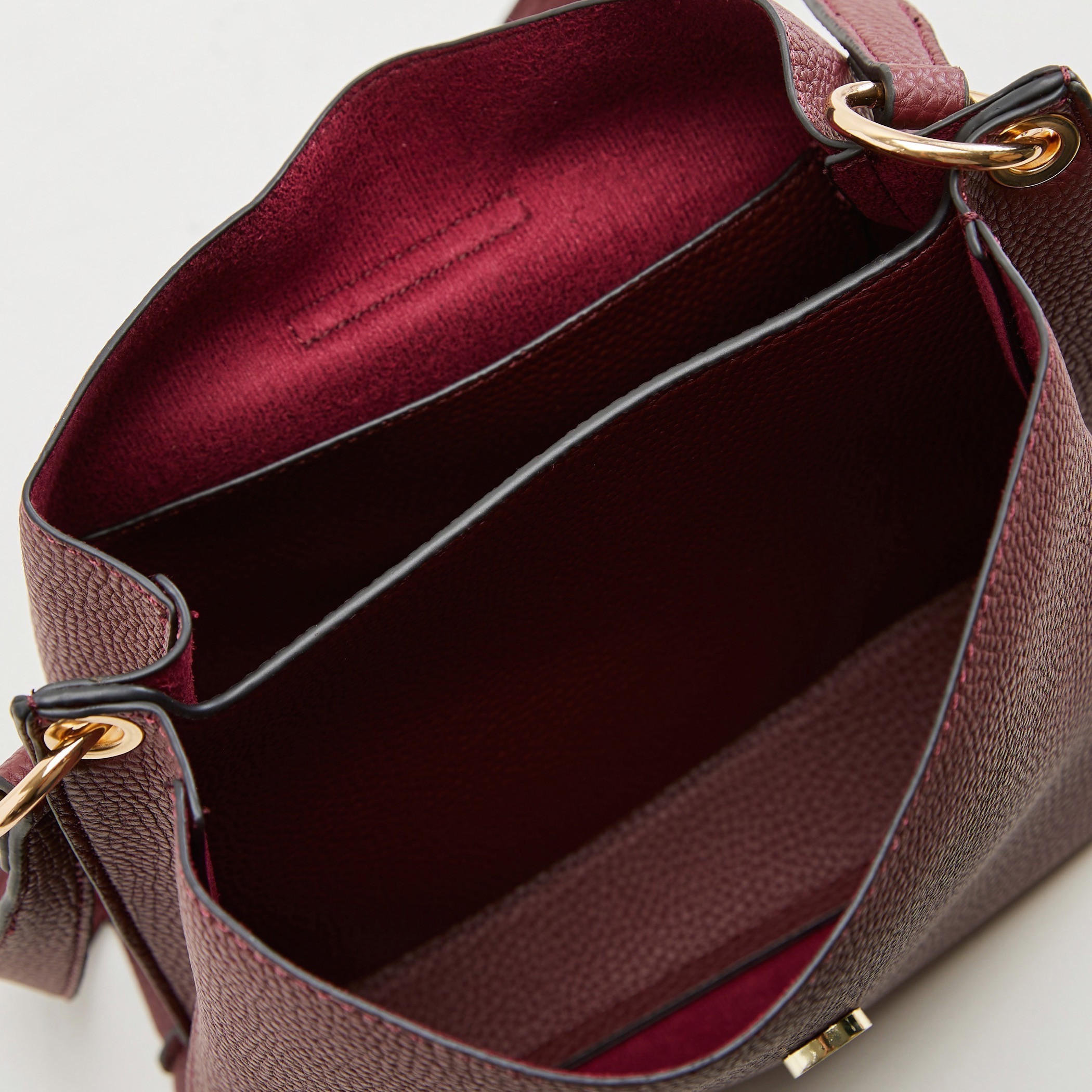شنطة كتف بارزة الملمس بمقبض وطية إغلاق-women-bagsandwallets-handbags-image-1