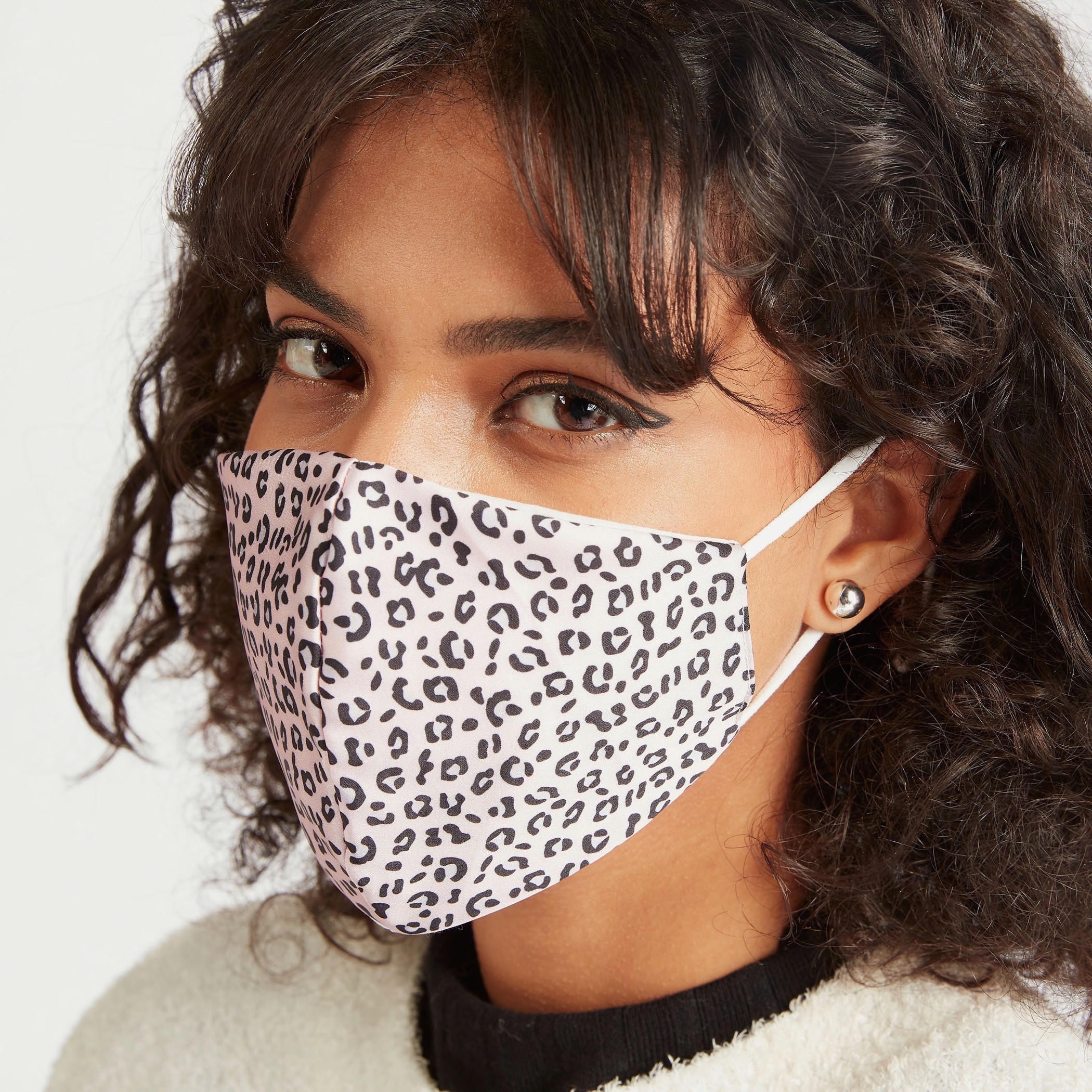 أقنعة وجه متنوعة بحلقات أذن مطاطية - طقم من 3 قطع-women-clothingaccessories-fashionmasks-image-2
