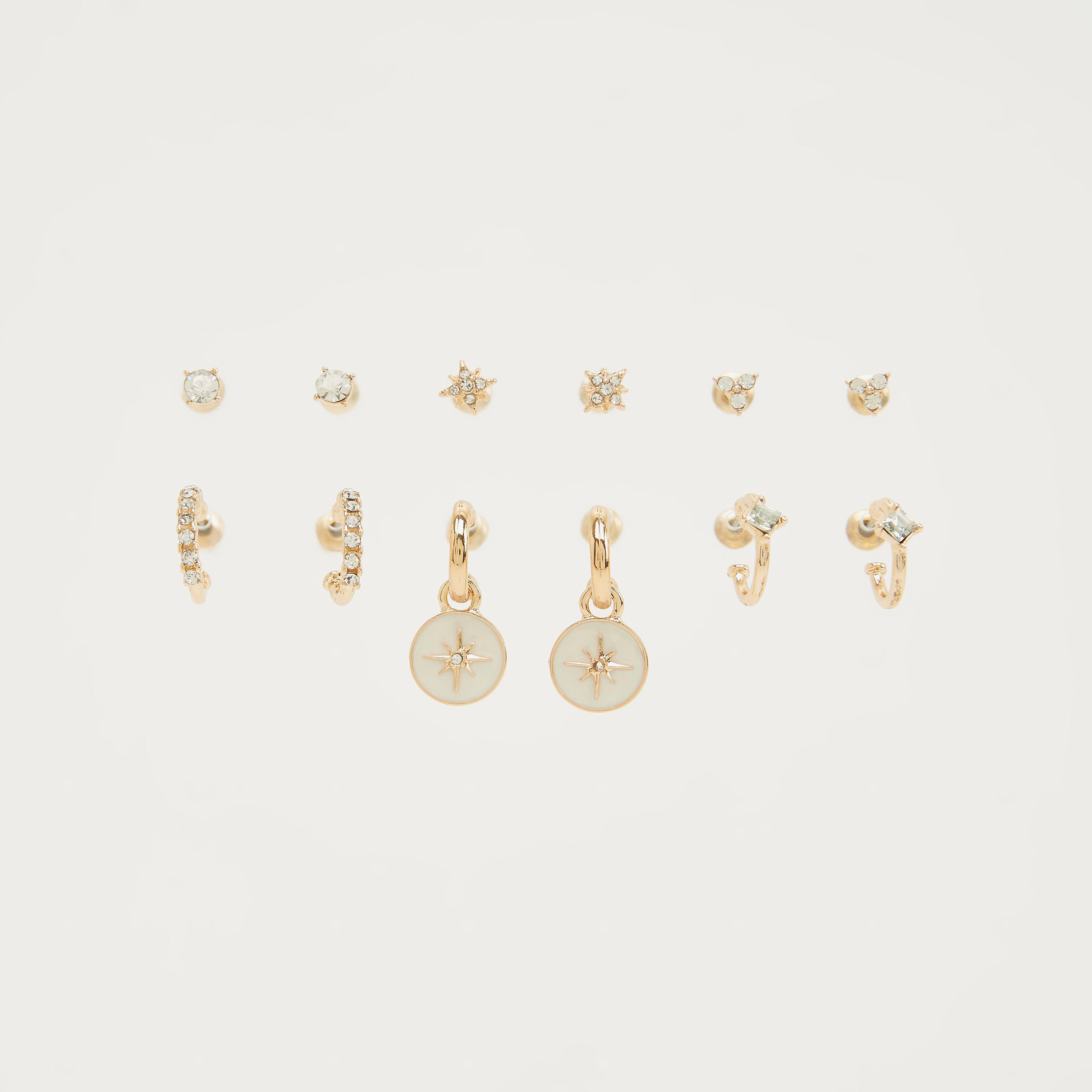 حلق مرصّع بتزيينات ومكبس إغلاق خلفي - طقم من 6 زوجا-women-watchesandjewellery-jewellery-earrings-image-1