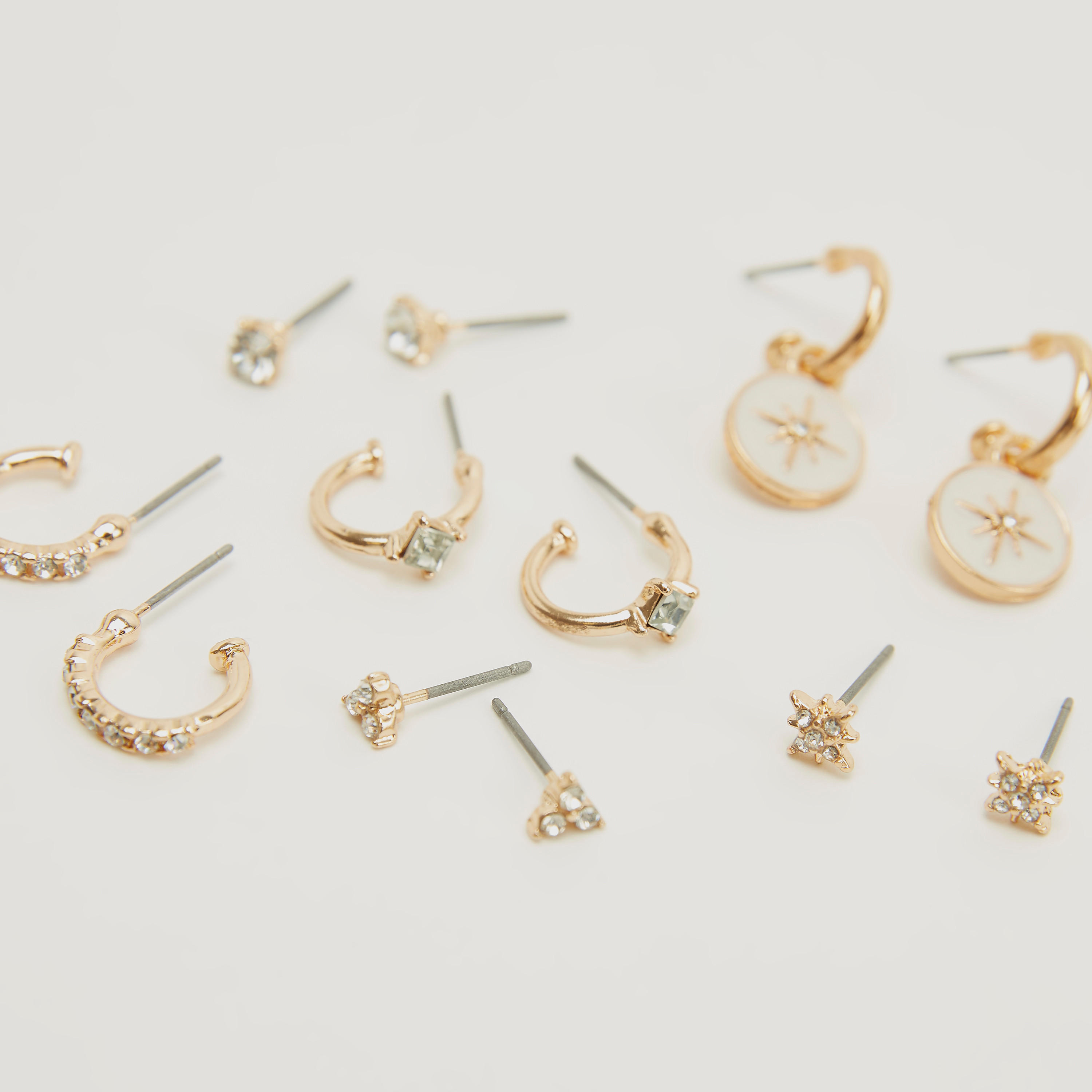 حلق مرصّع بتزيينات ومكبس إغلاق خلفي - طقم من 6 زوجا-women-watchesandjewellery-jewellery-earrings-image-4