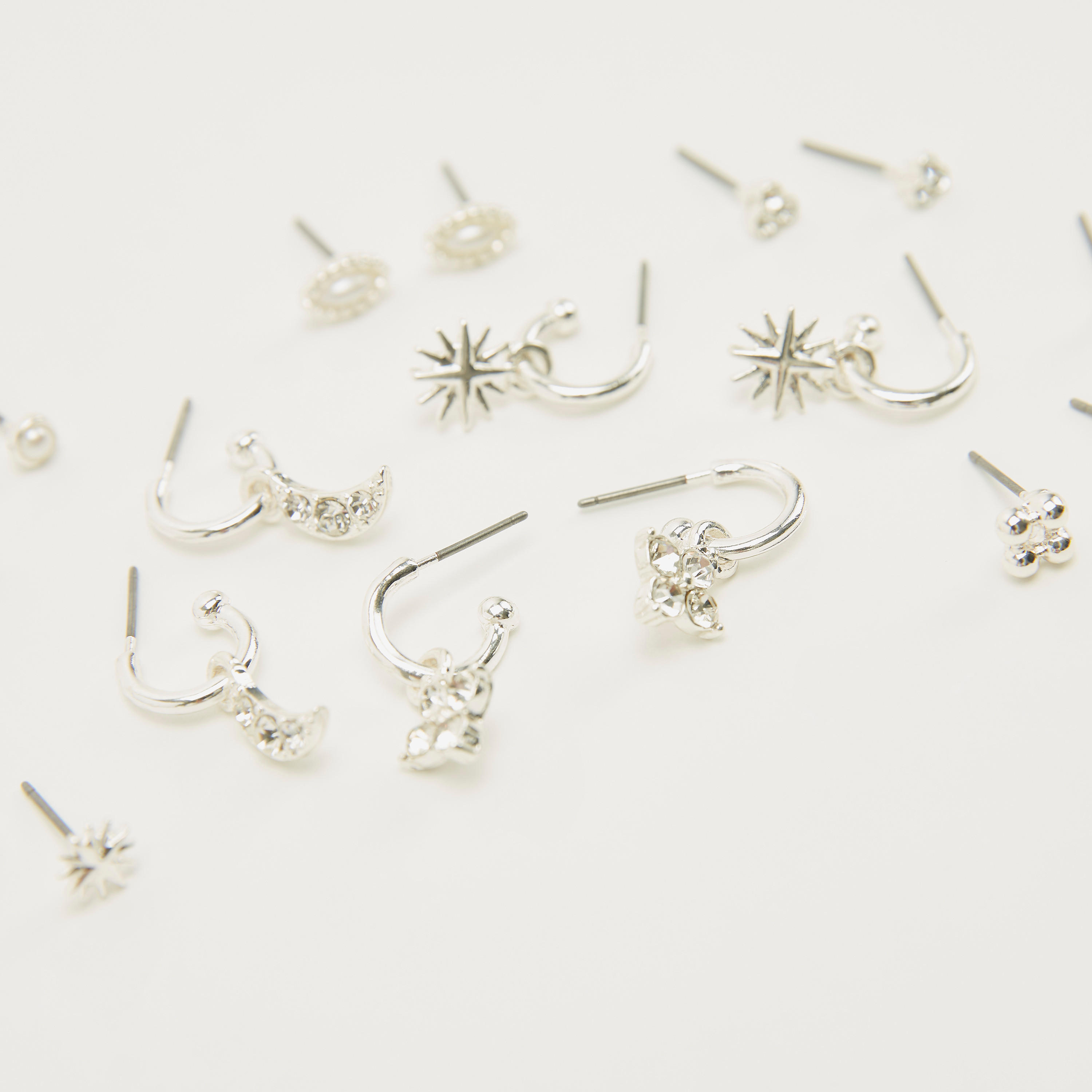 حلقان بمكبس إغلاق خلفي - طقم من 9 أزواج متنوّعة-women-watchesandjewellery-jewellery-earrings-image-1