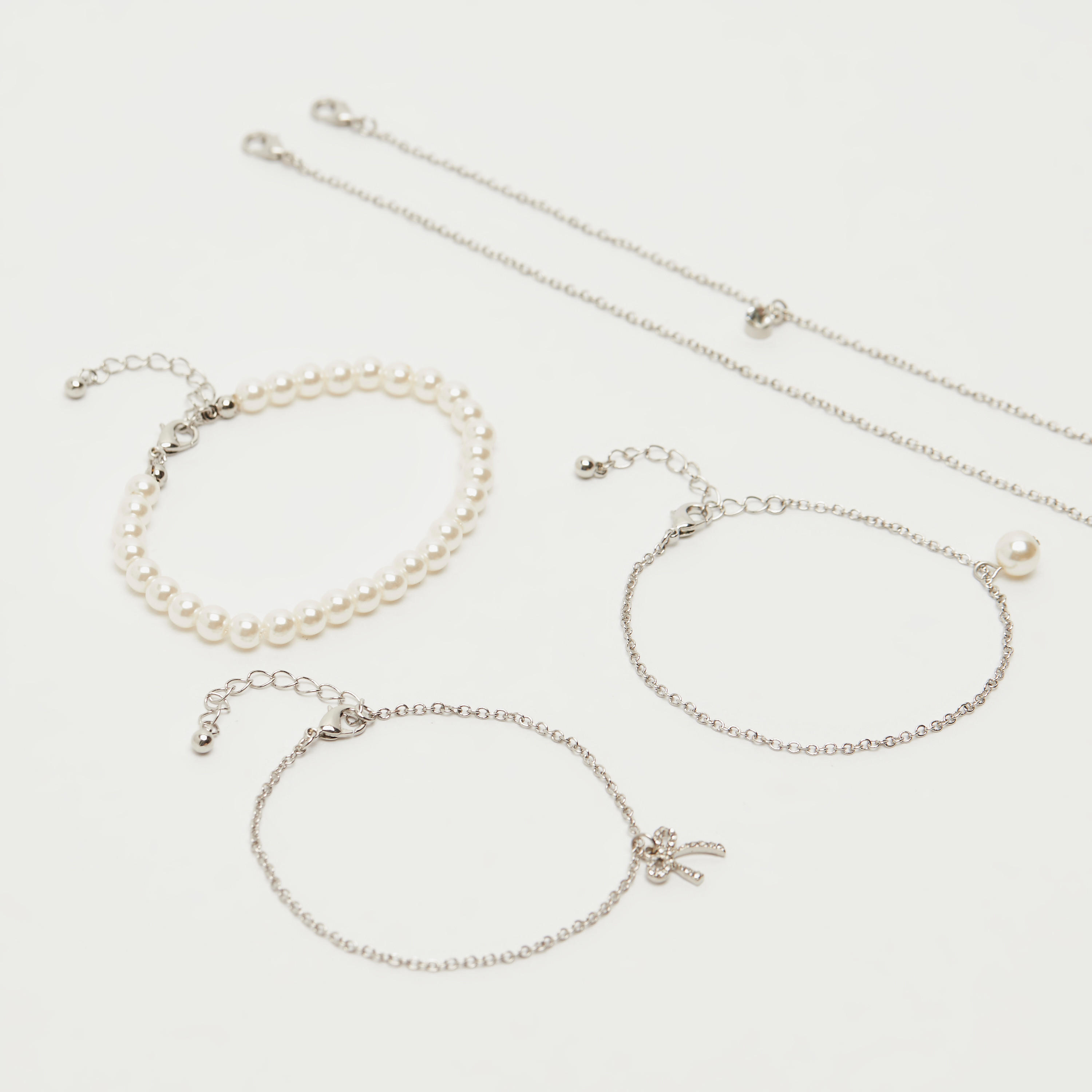 أساور متنوعة بمشبك إغلاق - طقم من 5 قطع-women-watchesandjewellery-jewellery-banglesandbracelets-image-4