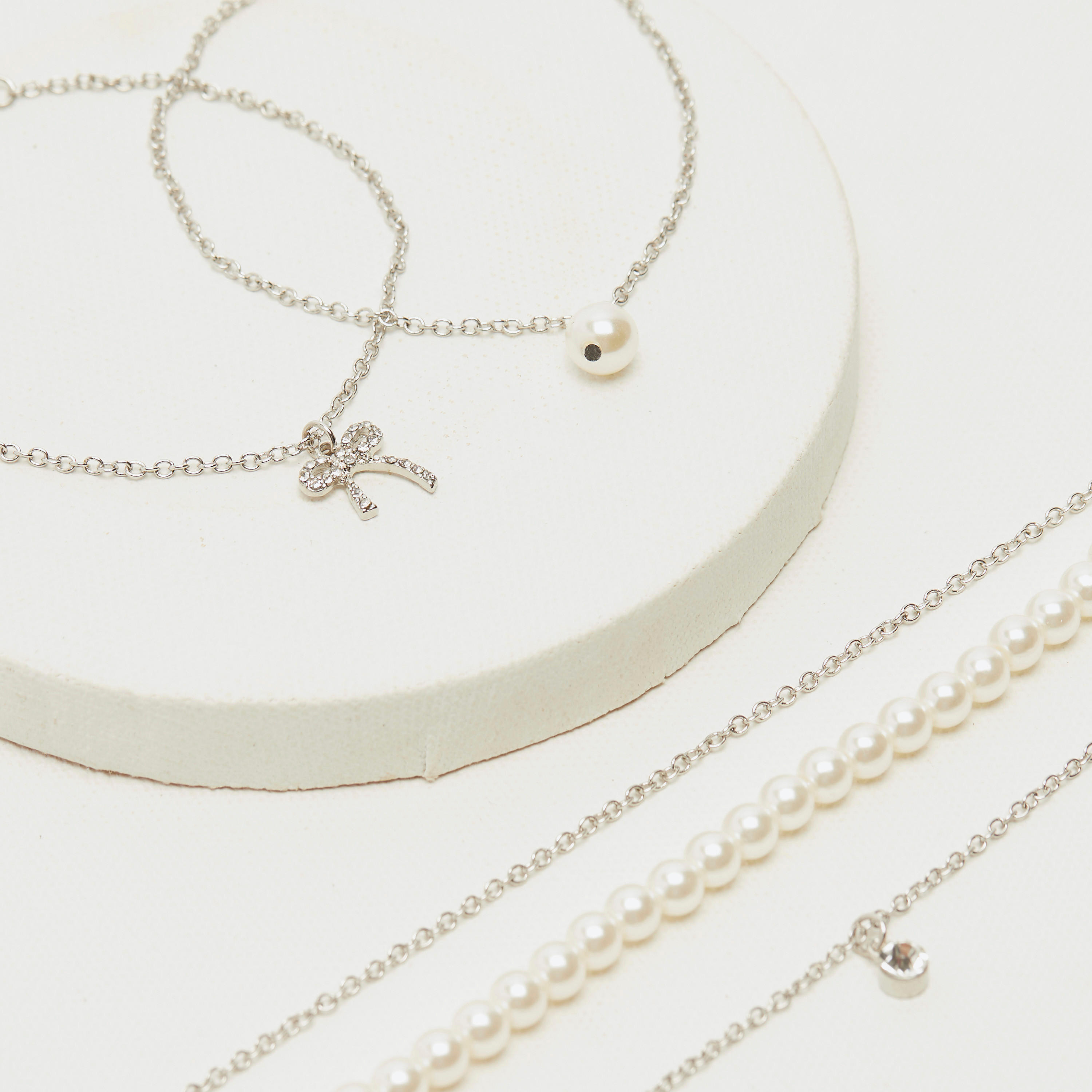أساور متنوعة بمشبك إغلاق - طقم من 5 قطع-women-watchesandjewellery-jewellery-banglesandbracelets-image-5