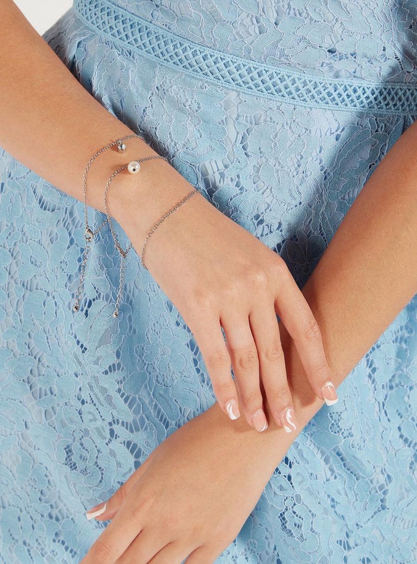 أساور متنوعة بمشبك إغلاق - طقم من 5 قطع-women-watchesandjewellery-jewellery-banglesandbracelets-image-2