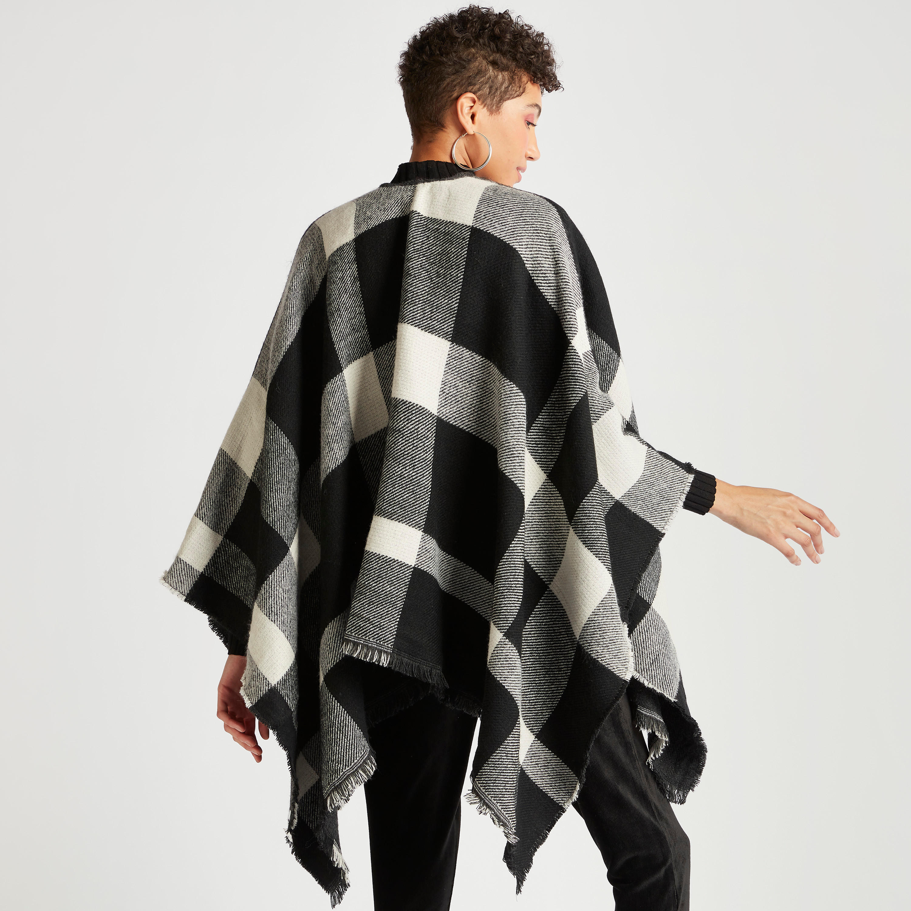 Checked Front Open Cape with Fringed Edges-women-winterwear-coatsandjackets-jackets-image-4