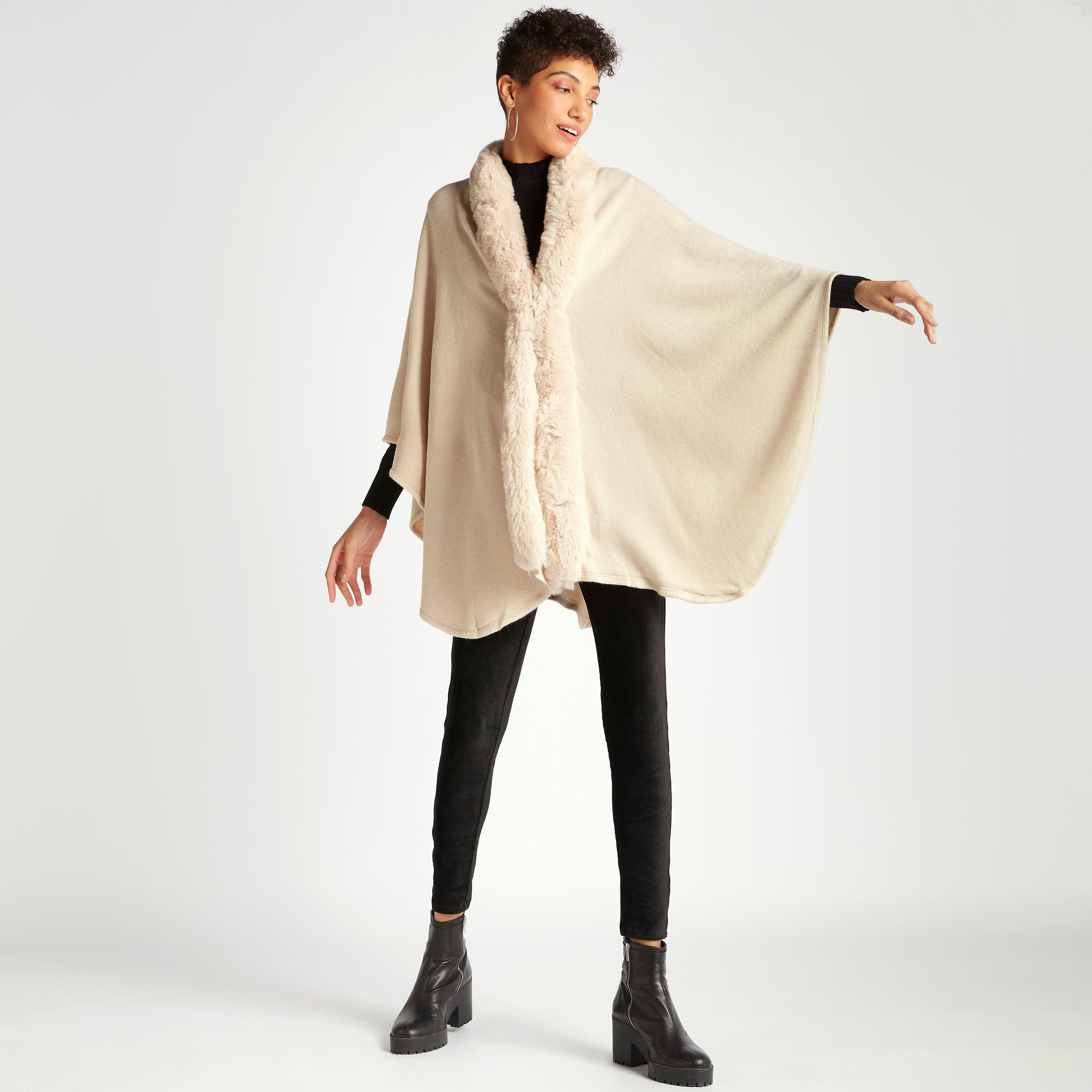 سترة فضفاضة بارزة الملمس مع ياقة من الفرو الصناعي-women-winterwear-coatsandjackets-jackets-image-2