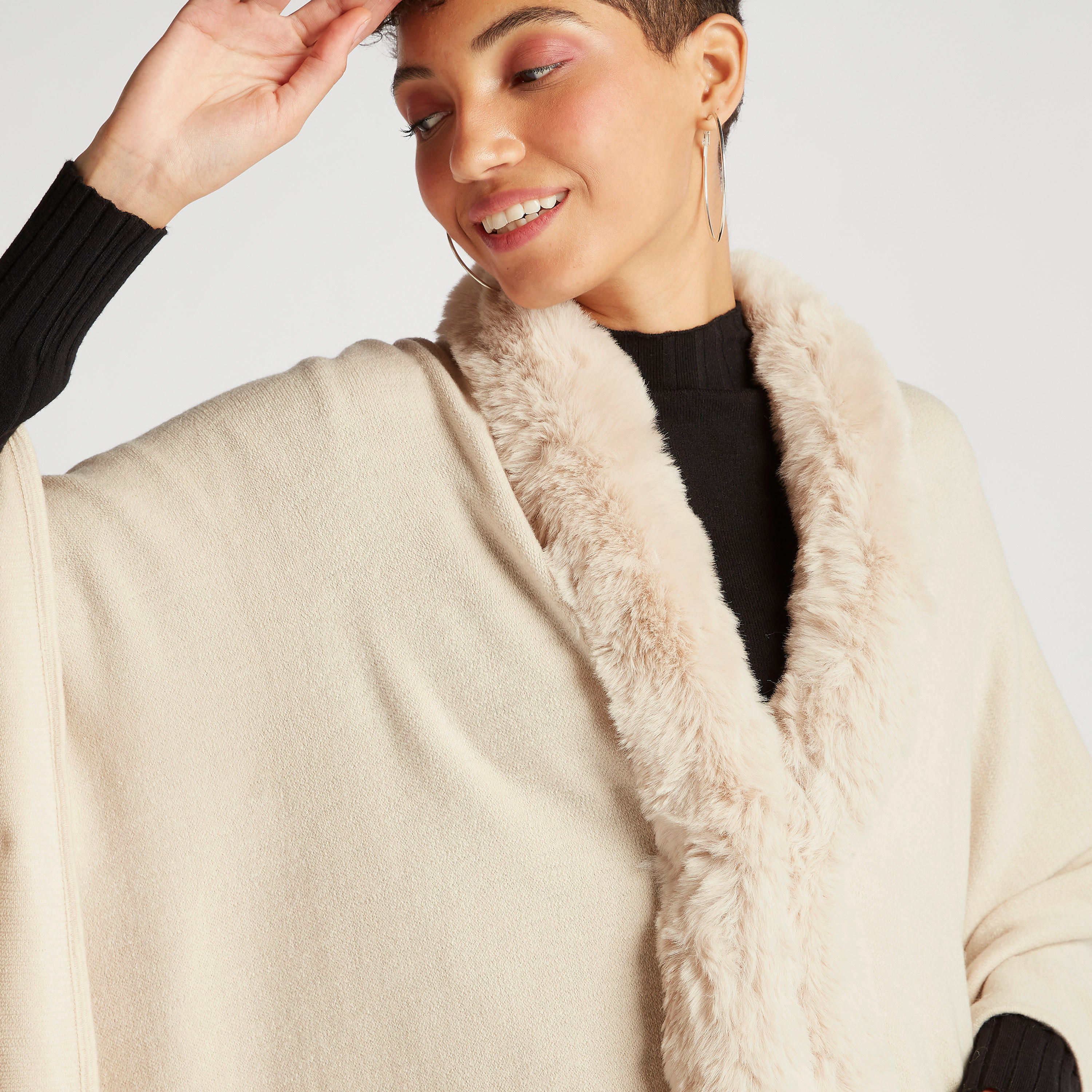 سترة فضفاضة بارزة الملمس مع ياقة من الفرو الصناعي-women-winterwear-coatsandjackets-jackets-image-3