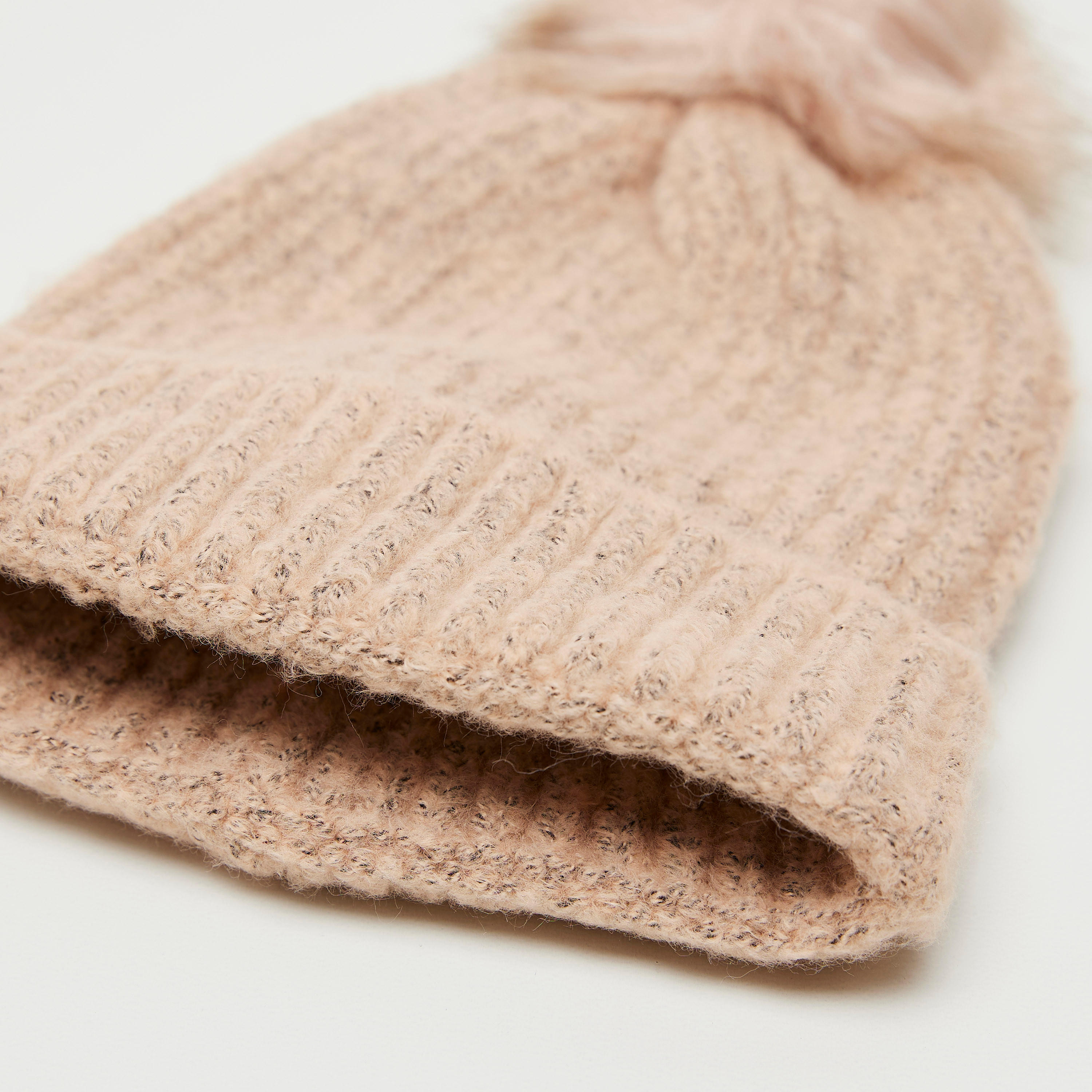 كاب بيني مضلّعة بكرات بوم بوم من الفرو الصناعي-women-clothingaccessories-capsandhats-image-5