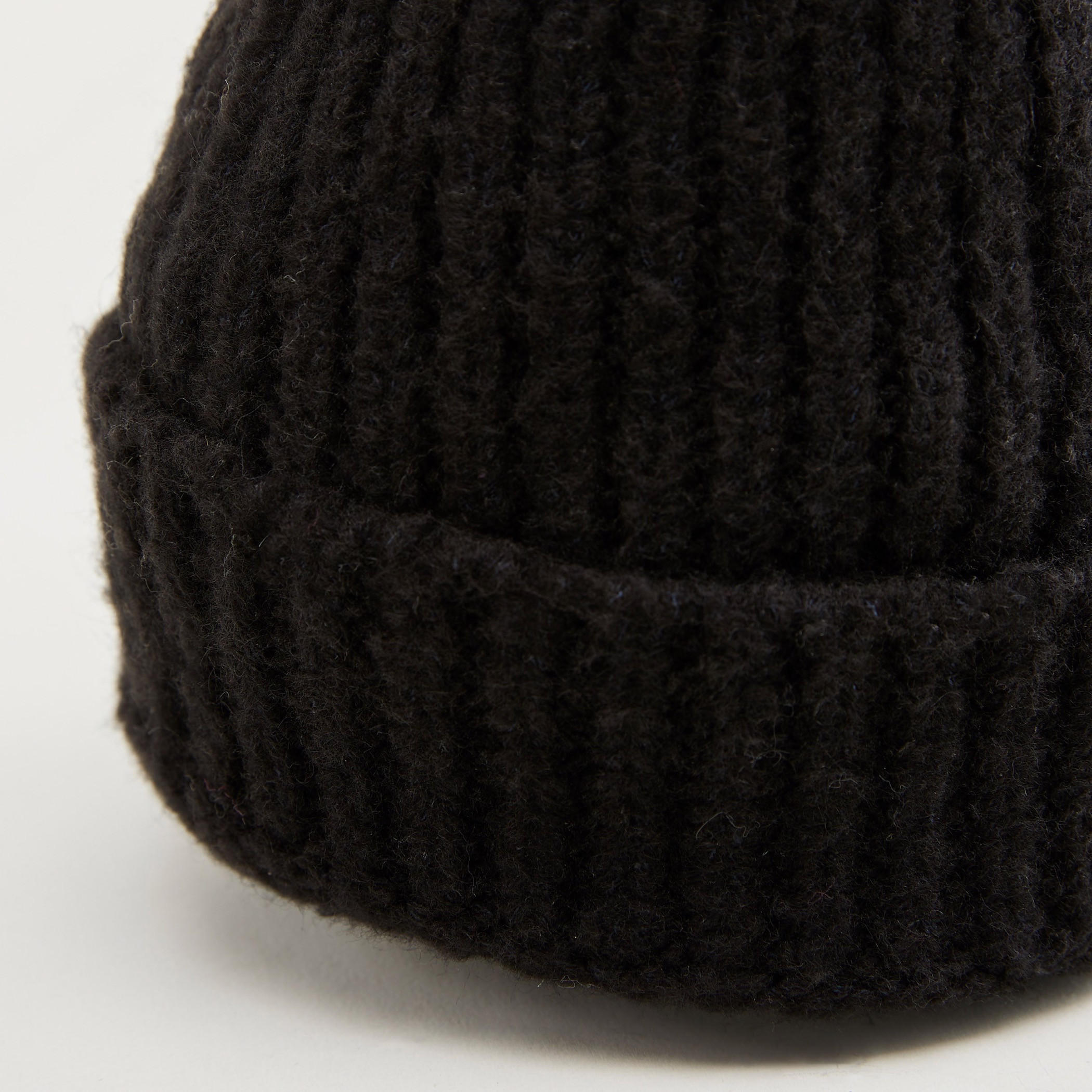 قبعة بيني بارزة الملمس بتزيينات بوم بوم-women-clothingaccessories-capsandhats-image-3