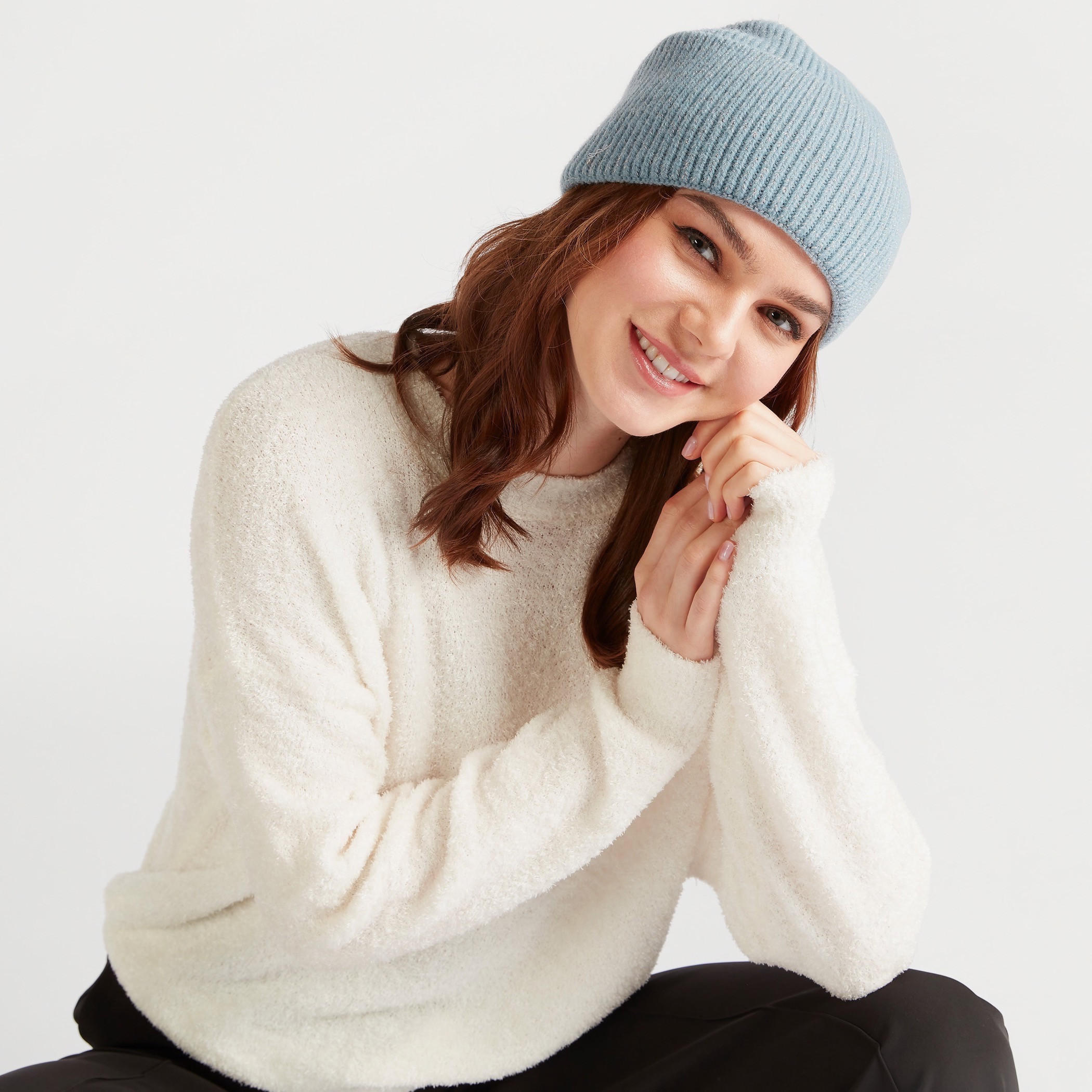 قبّعة بيني بارزة الملمس بأطراف مطّاطيّة-women-clothingaccessories-capsandhats-image-2