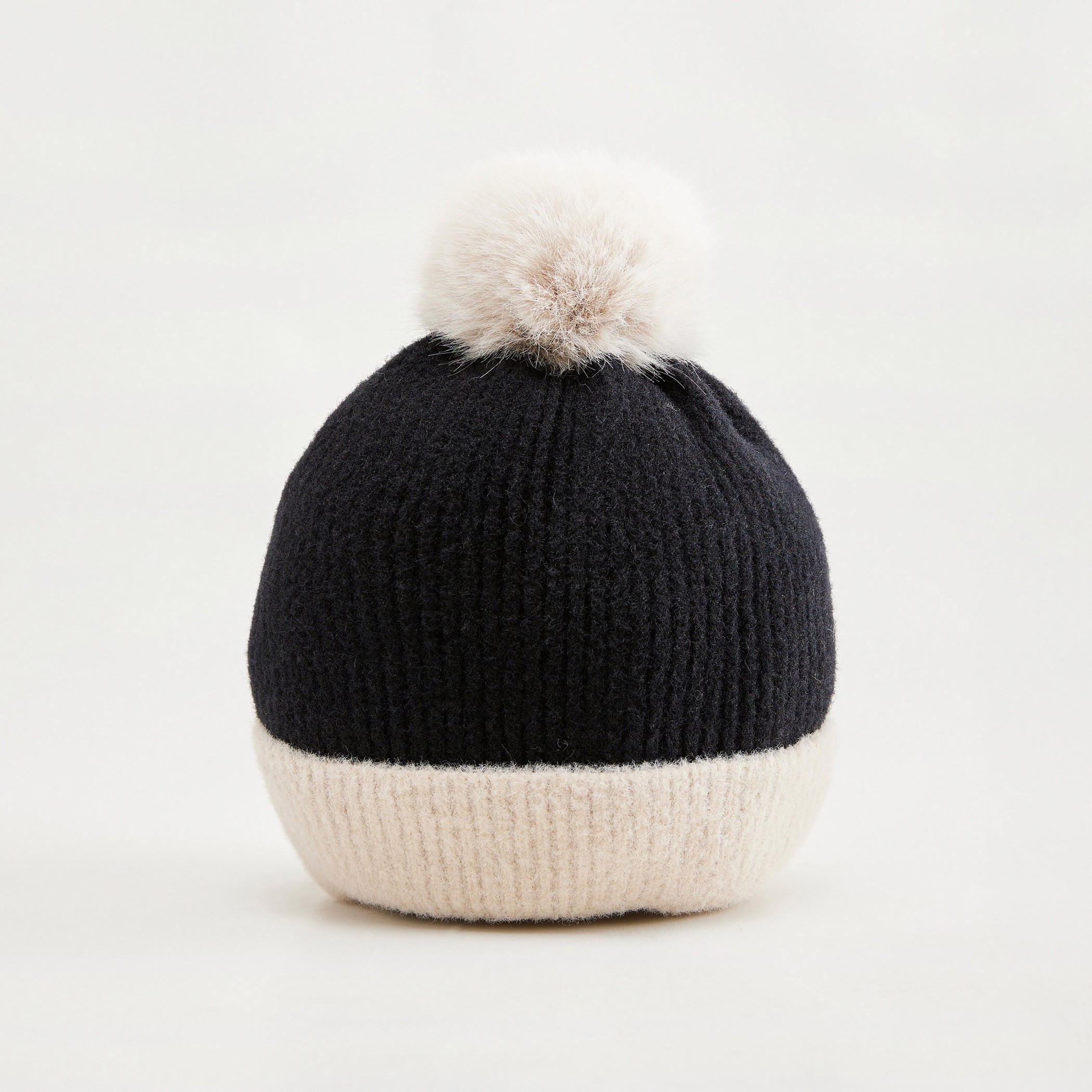 قبعة بيني بارزة الملمس بتزيينات بوم بوم-women-clothingaccessories-capsandhats-image-4