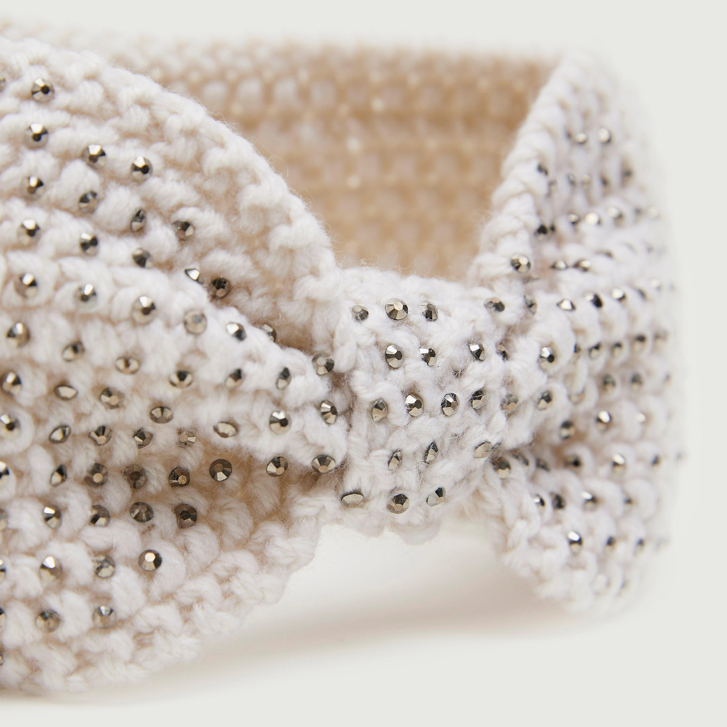شريطة رأس بتزيينات ماسيّة وزينة وفيونكة-women-hairaccessories-bands-image-5