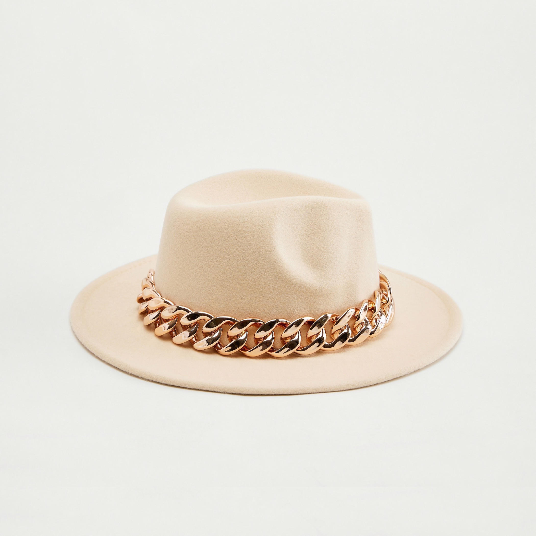 قبّعة سادة بتفاصيل سلسلة تشانكي-women-clothingaccessories-capsandhats-image-4