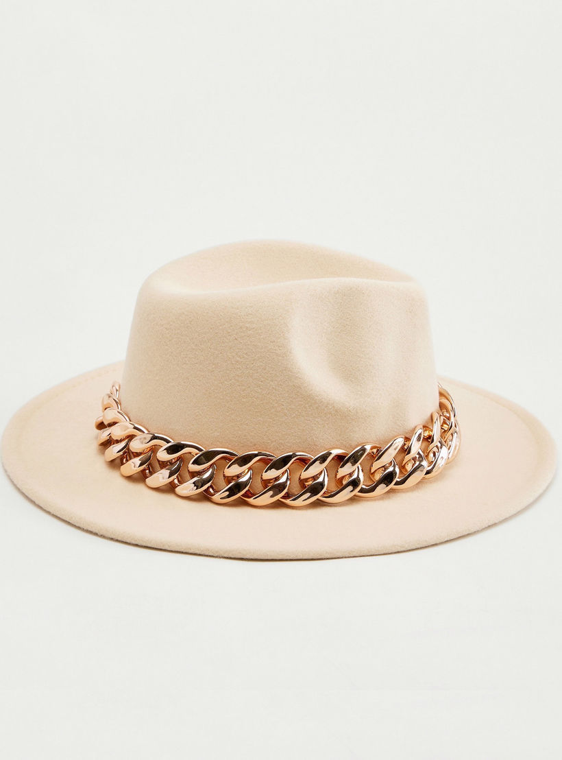 قبّعة سادة بتفاصيل سلسلة تشانكي-women-clothingaccessories-capsandhats-image-4