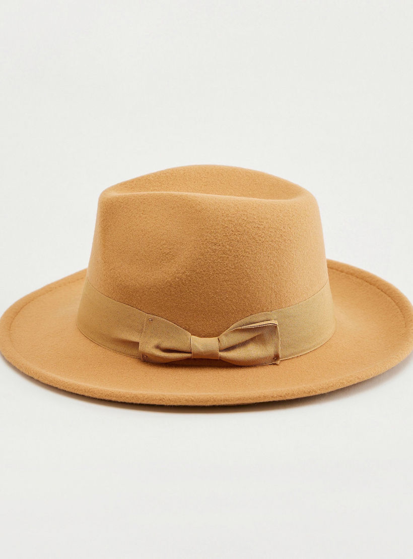 قبعة سادة بزينة فيونكة-women-clothingaccessories-capsandhats-image-1