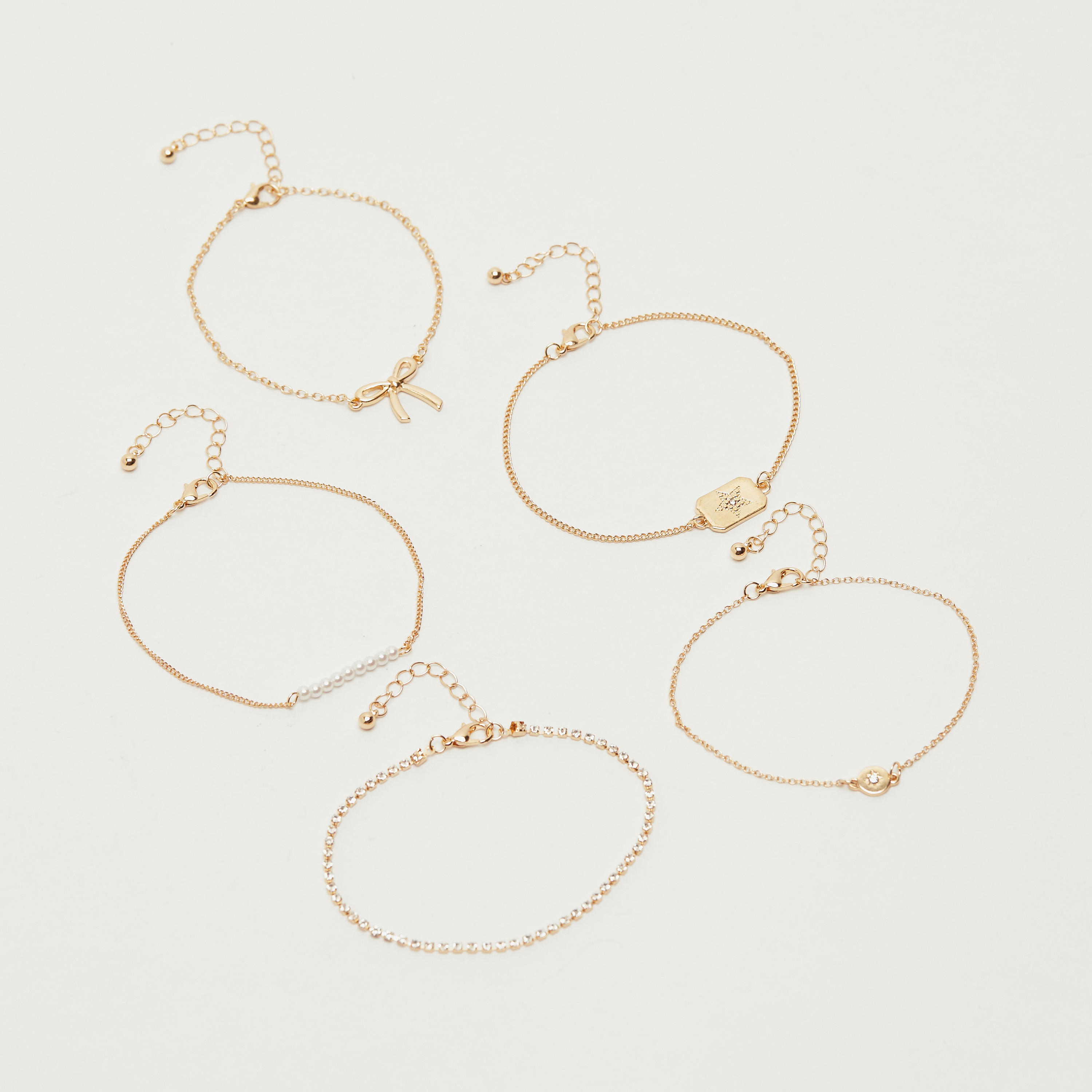 أساور مزيّنة بمشبك إغلاق - طقم من 5 قطع-women-watchesandjewellery-jewellery-banglesandbracelets-image-1